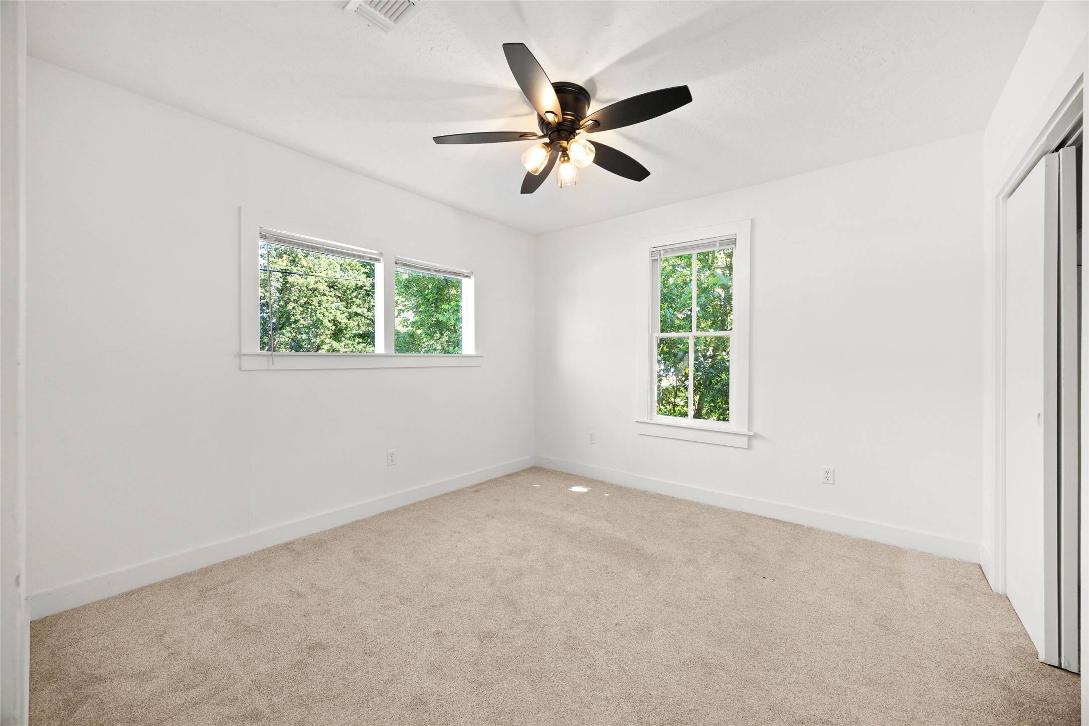 620 S Bell Street Property Photo 21