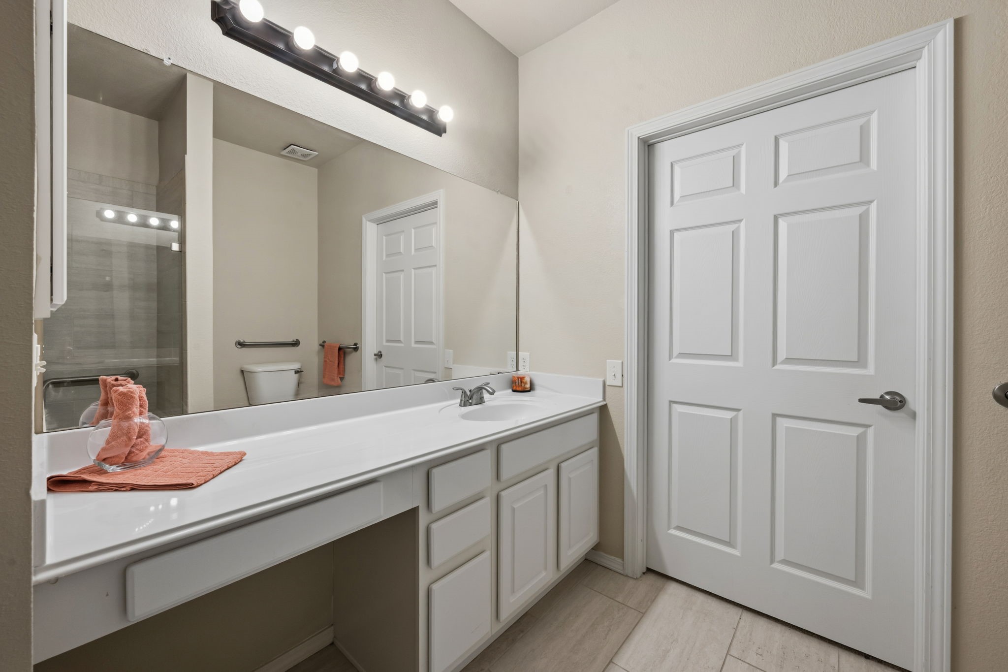 2815 Kings Crossing Drive 102 Property Photo 16