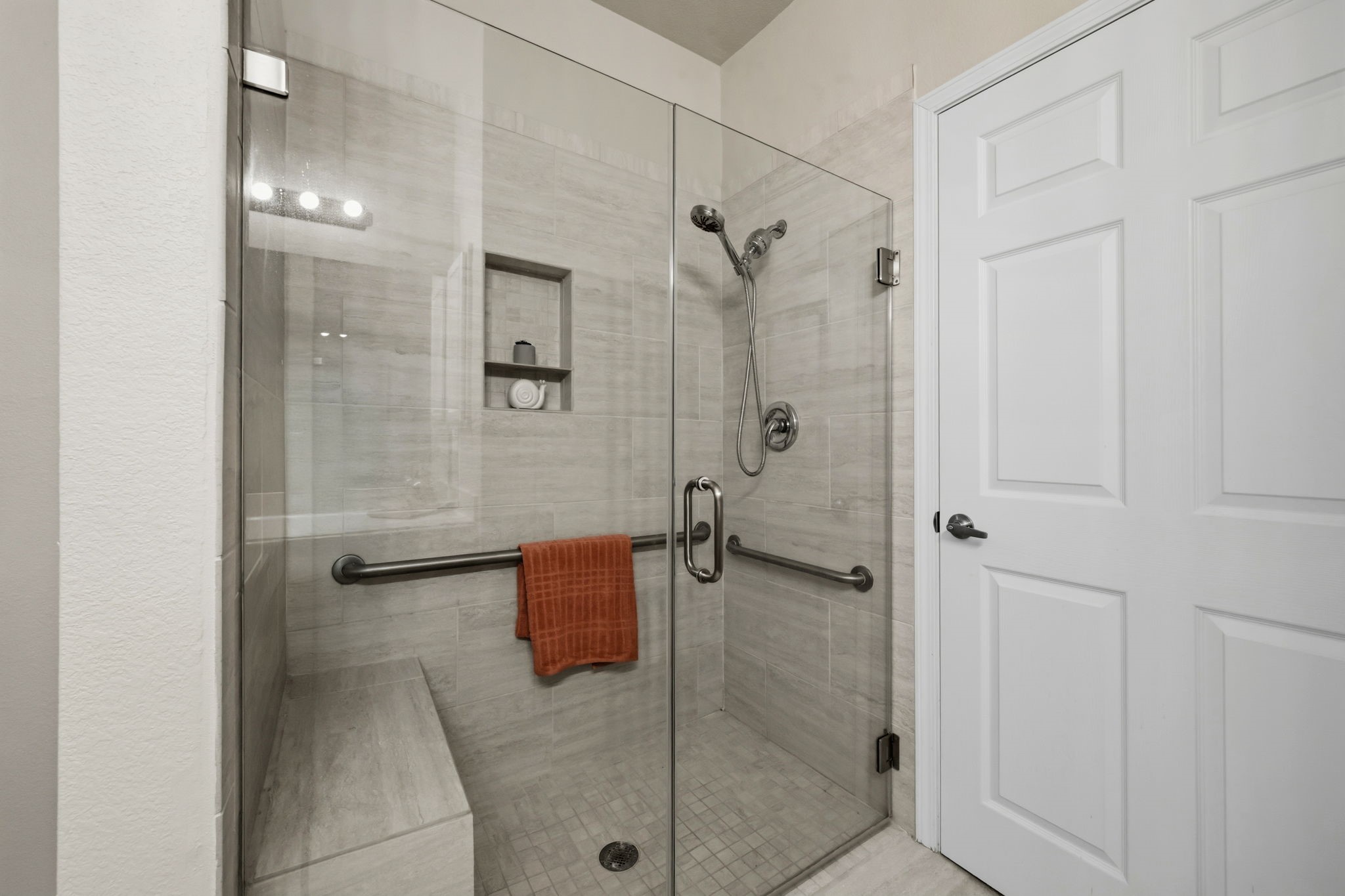 2815 Kings Crossing Drive 102 Property Photo 17