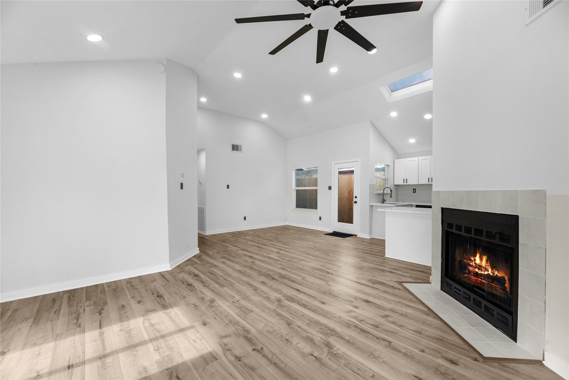 18503 Willow Moss Drive Property Photo 4