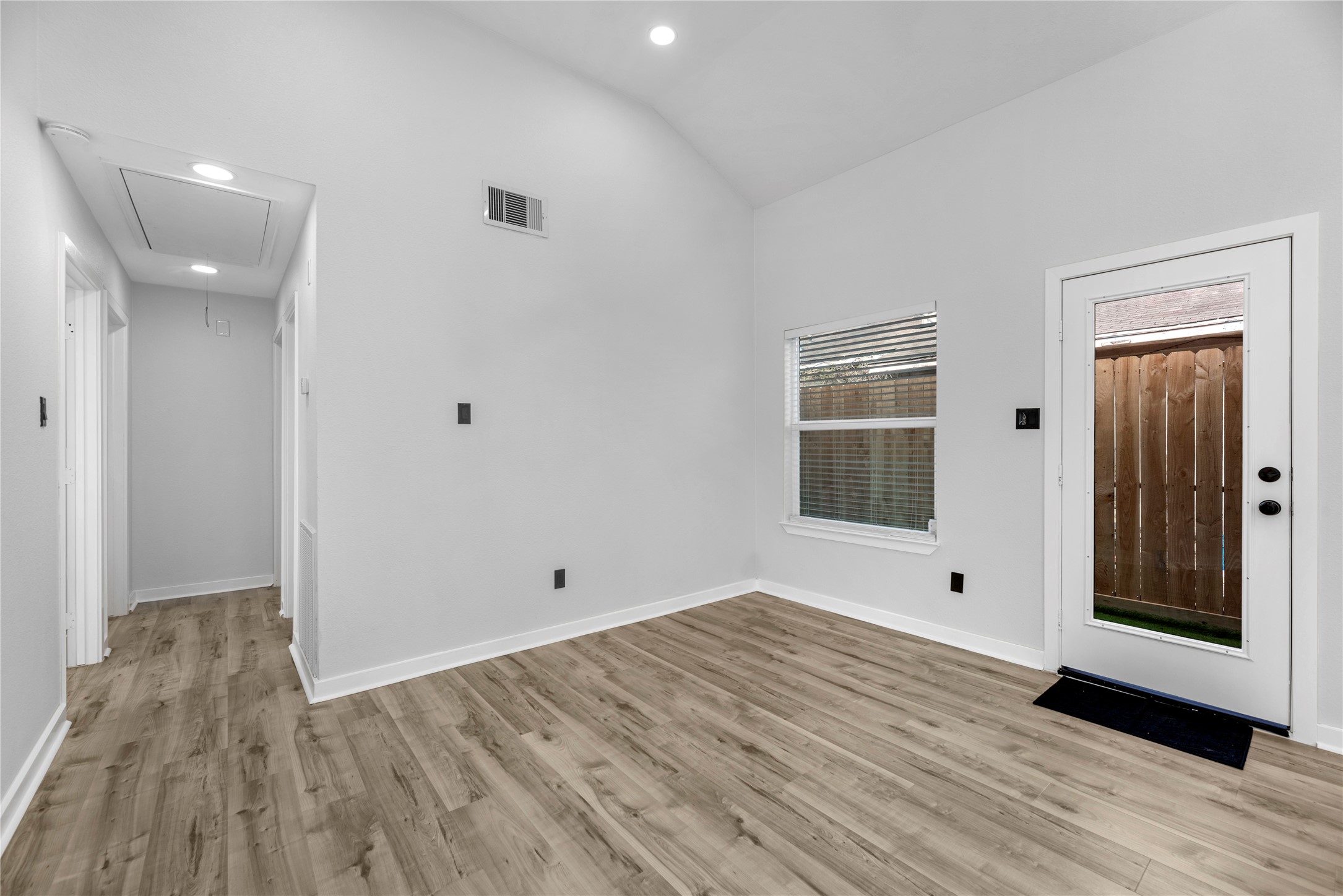 18503 Willow Moss Drive Property Photo 8