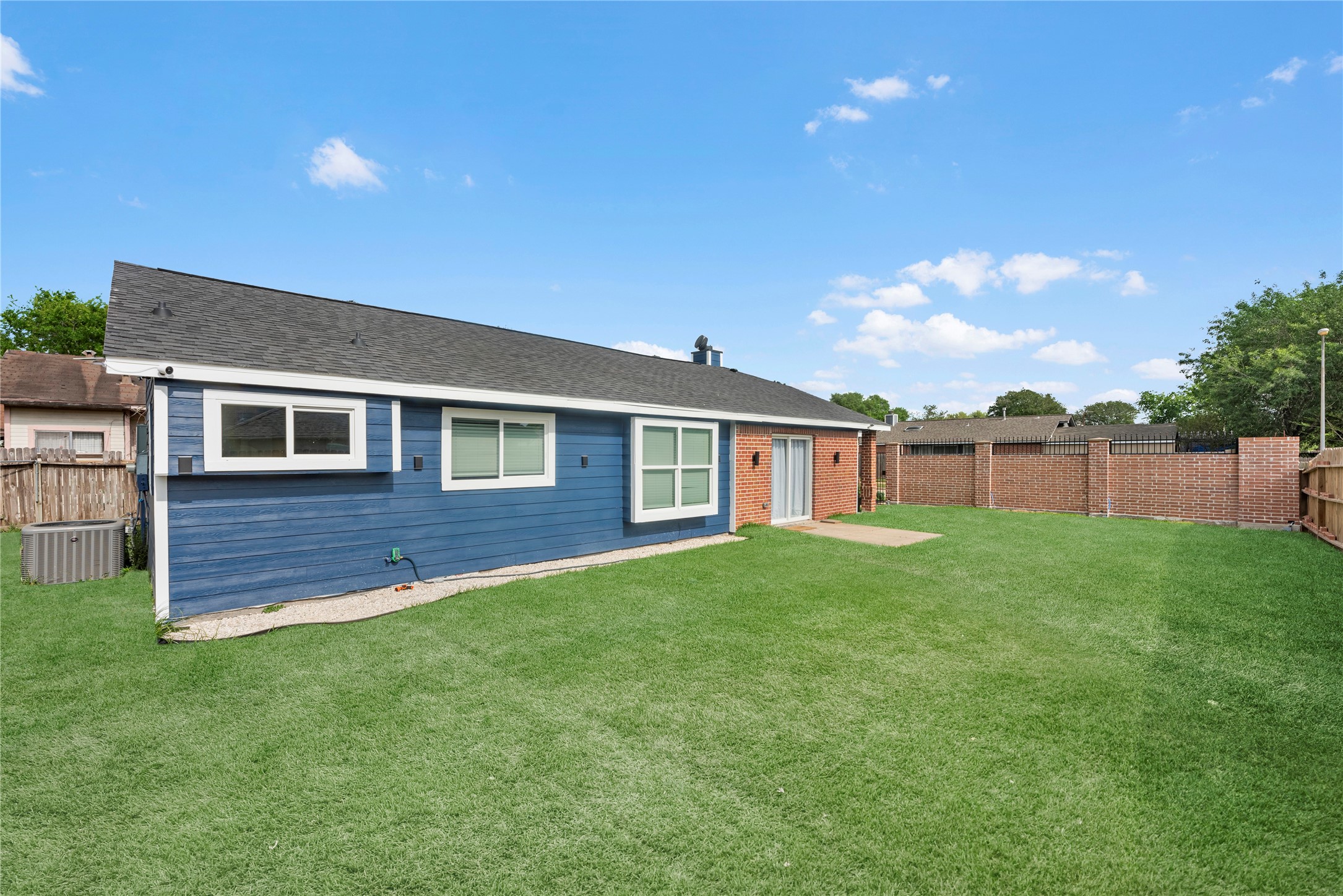 18503 Willow Moss Drive Property Photo 18