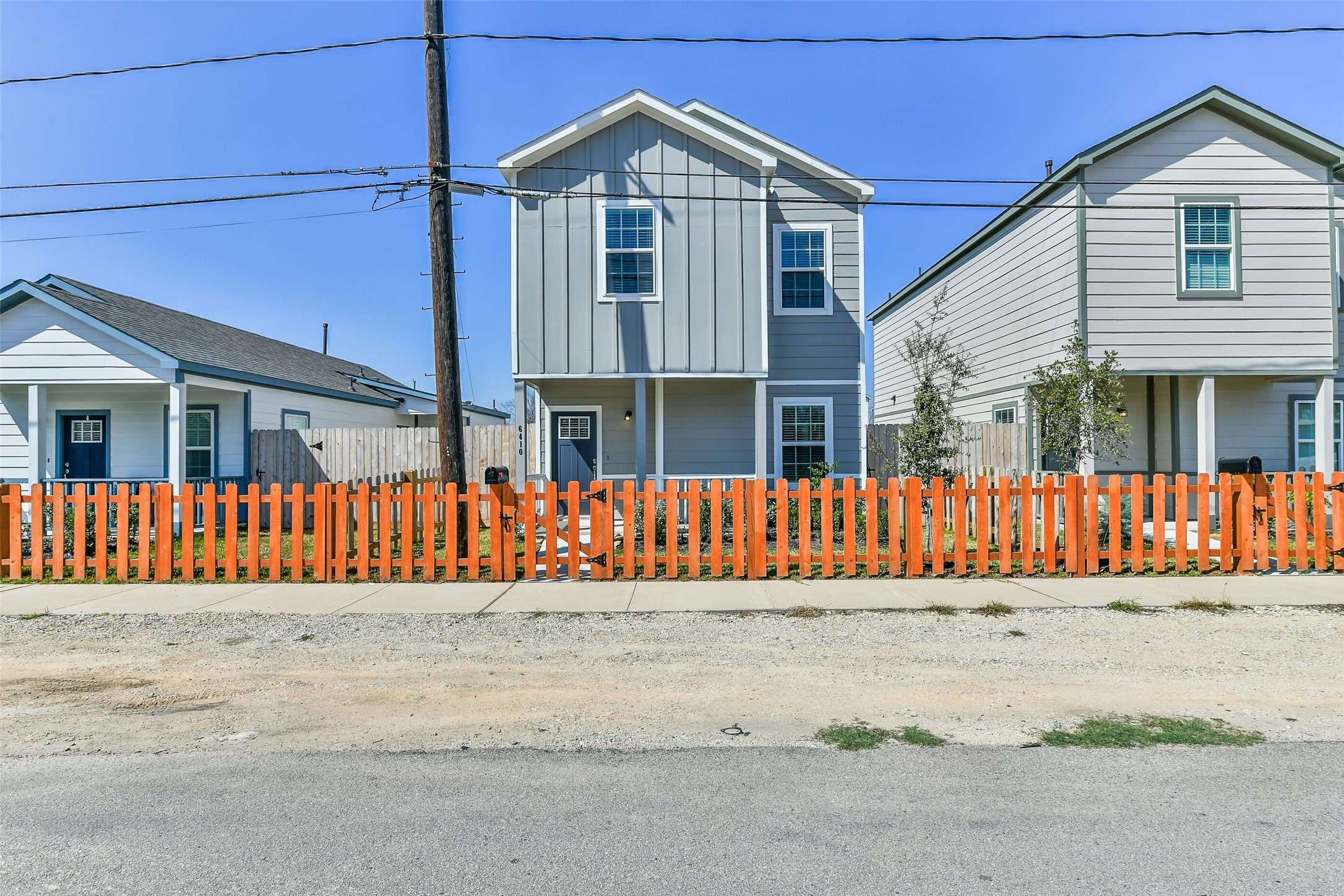 6410 Calhoun Road Property Photo 1