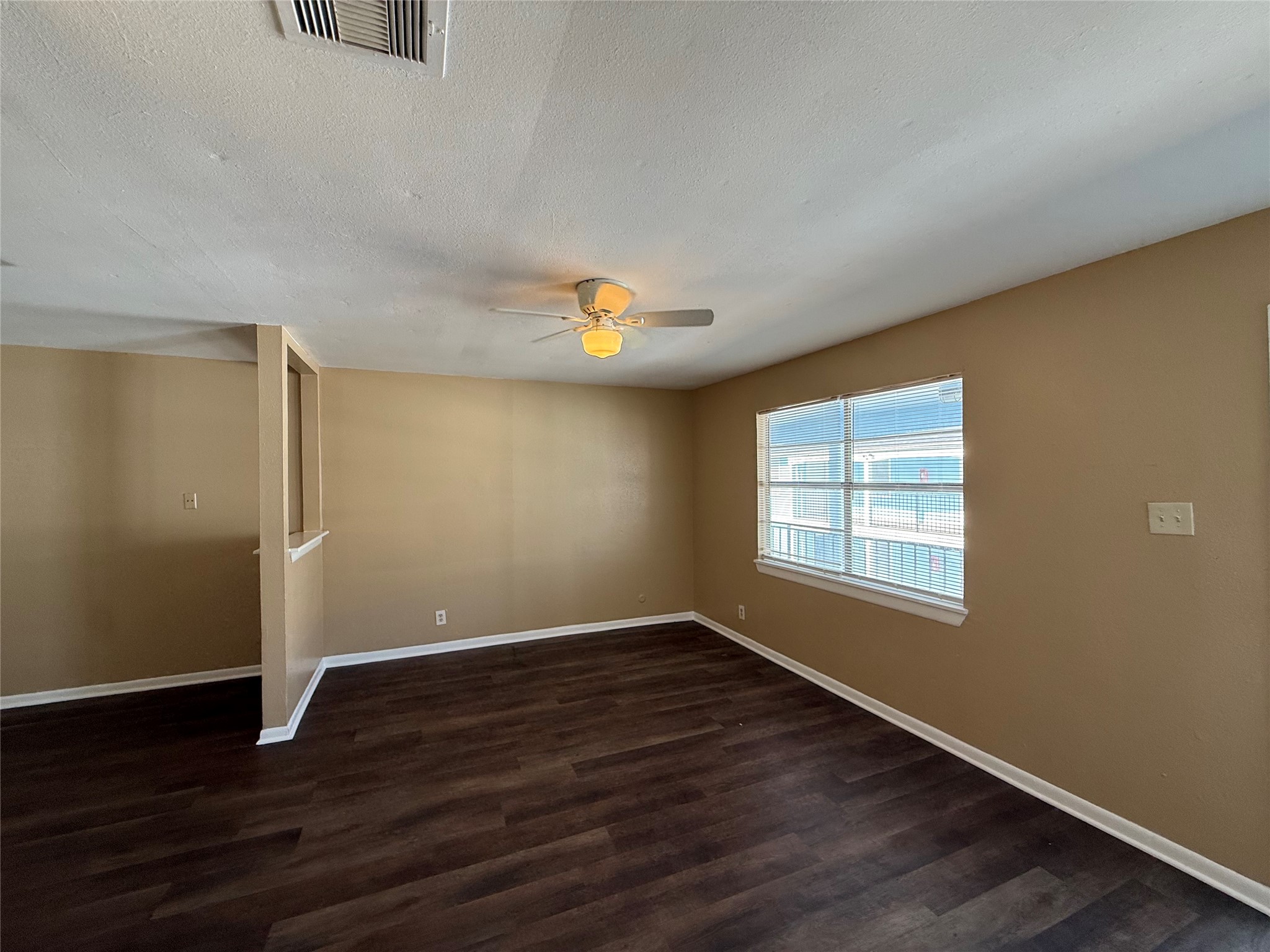 5225 Avenue R 1/2 5 Property Photo 4