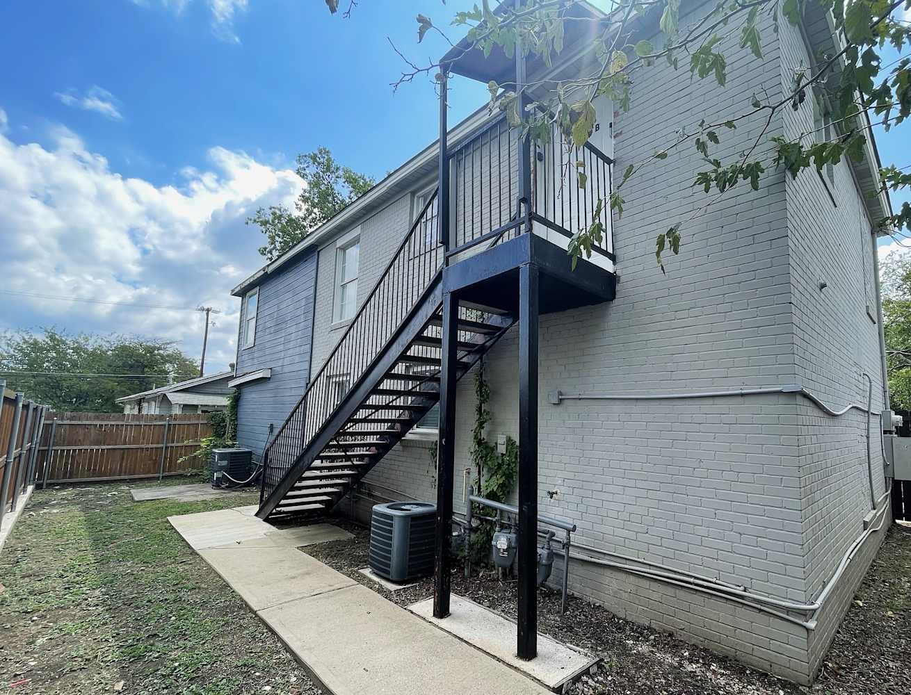 403 E Standifer Street A Property Photo 11