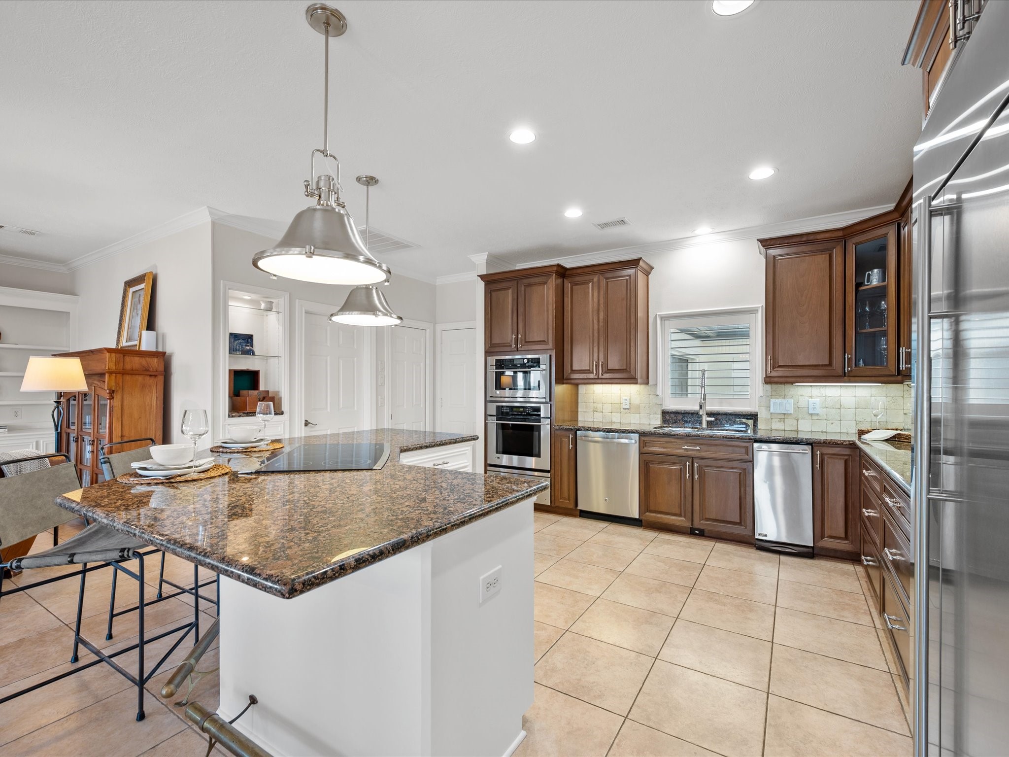 993 Sandy Court Property Photo 8