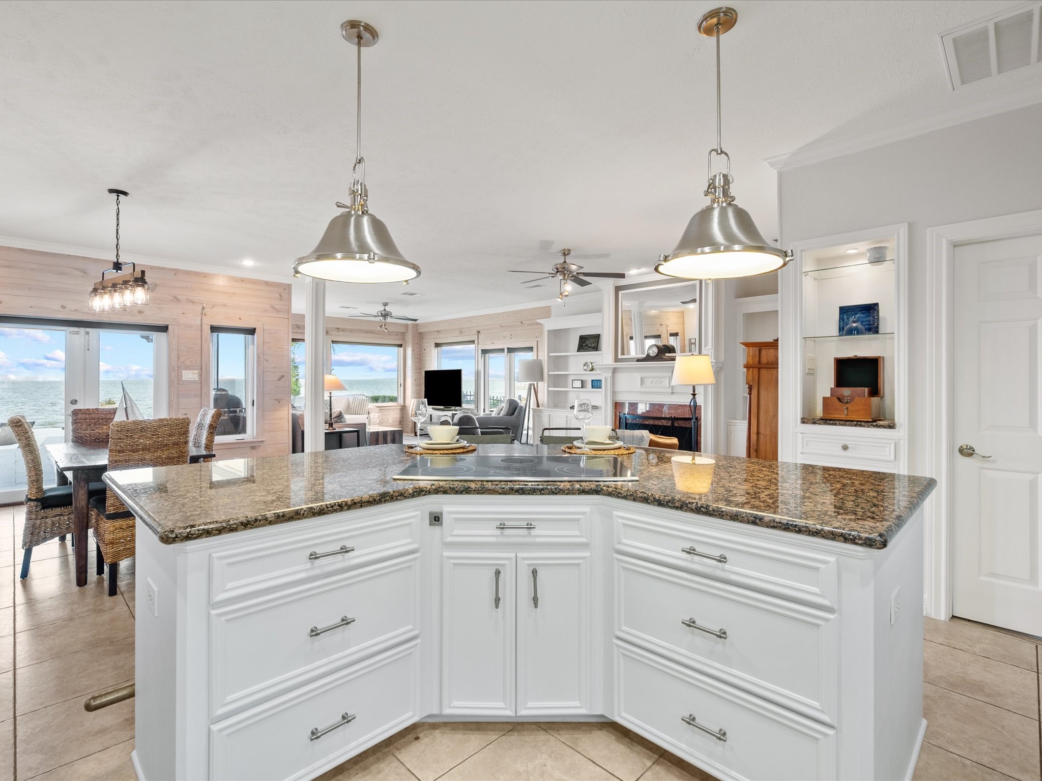 993 Sandy Court Property Photo 10