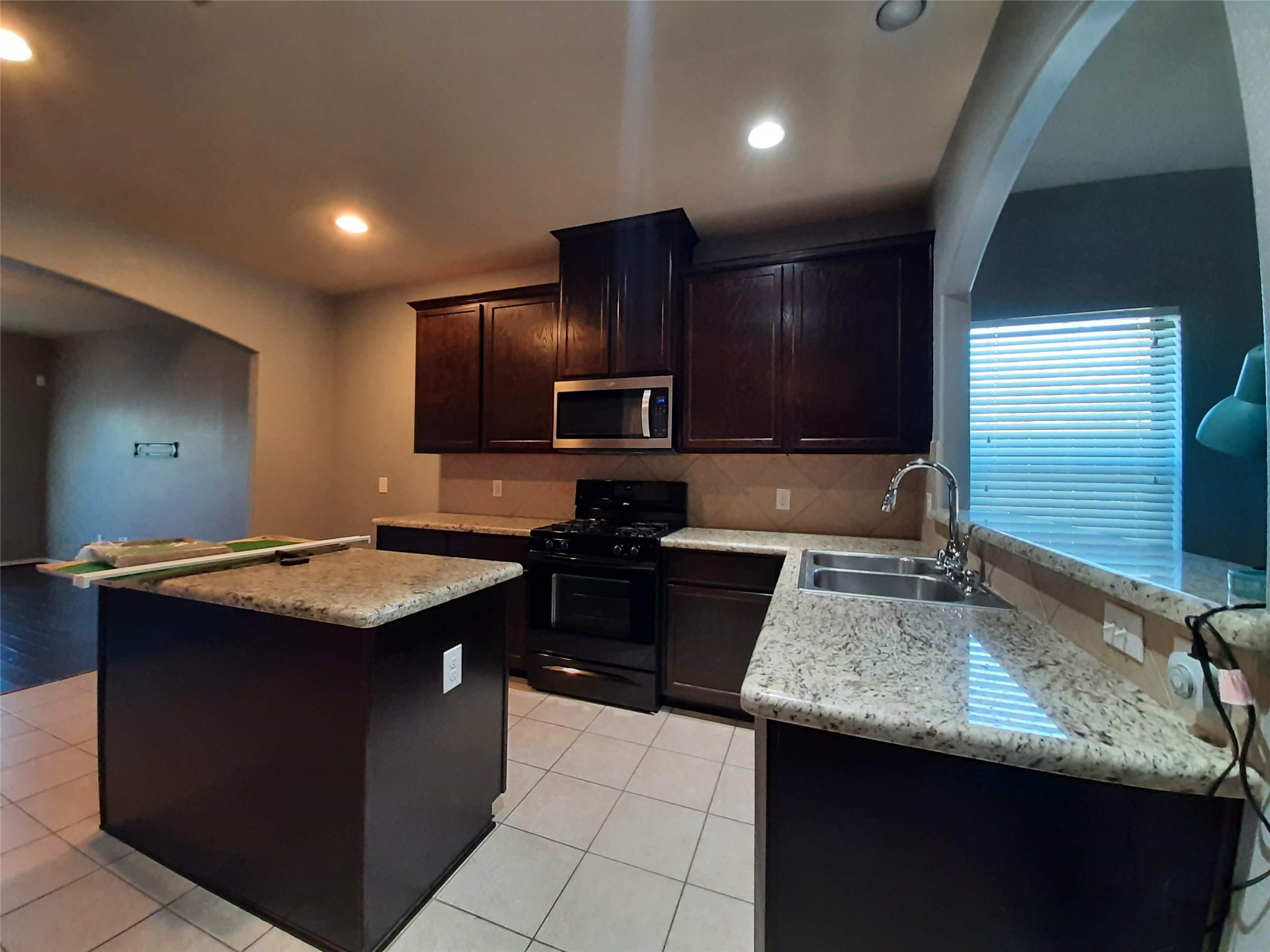 23322 E Pine Ivy Lane Property Photo 11