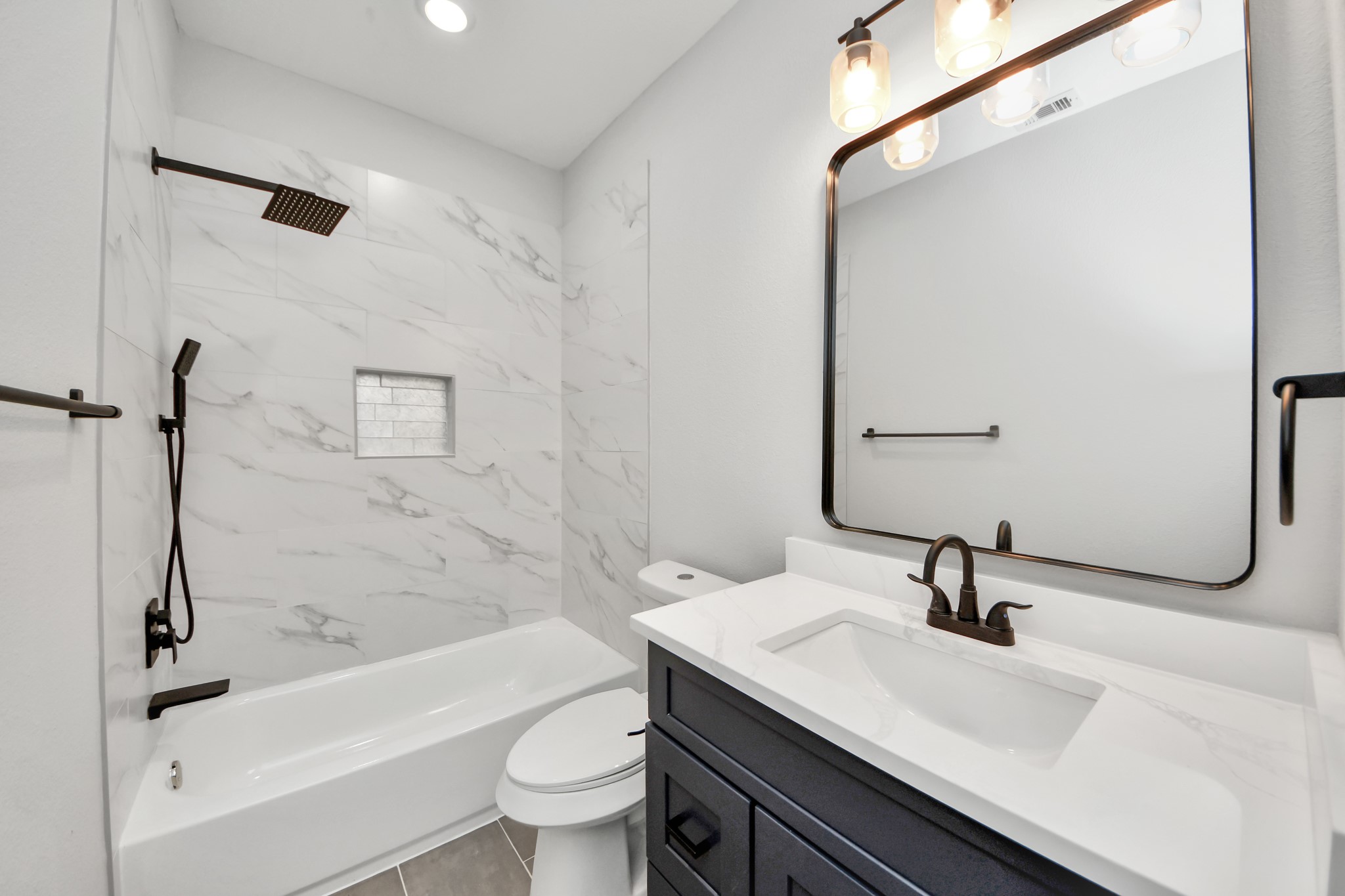 1307 Laskey Street Property Photo 4