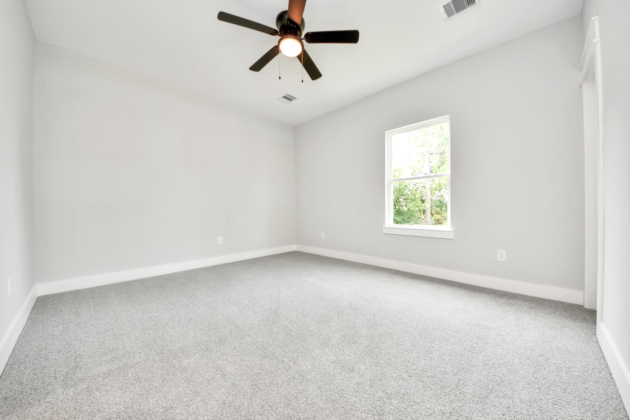 1307 Laskey Street Property Photo 35