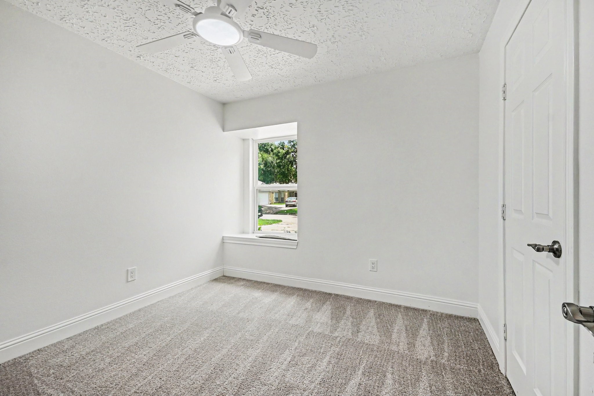1915 Fernspray Lane Property Photo 20