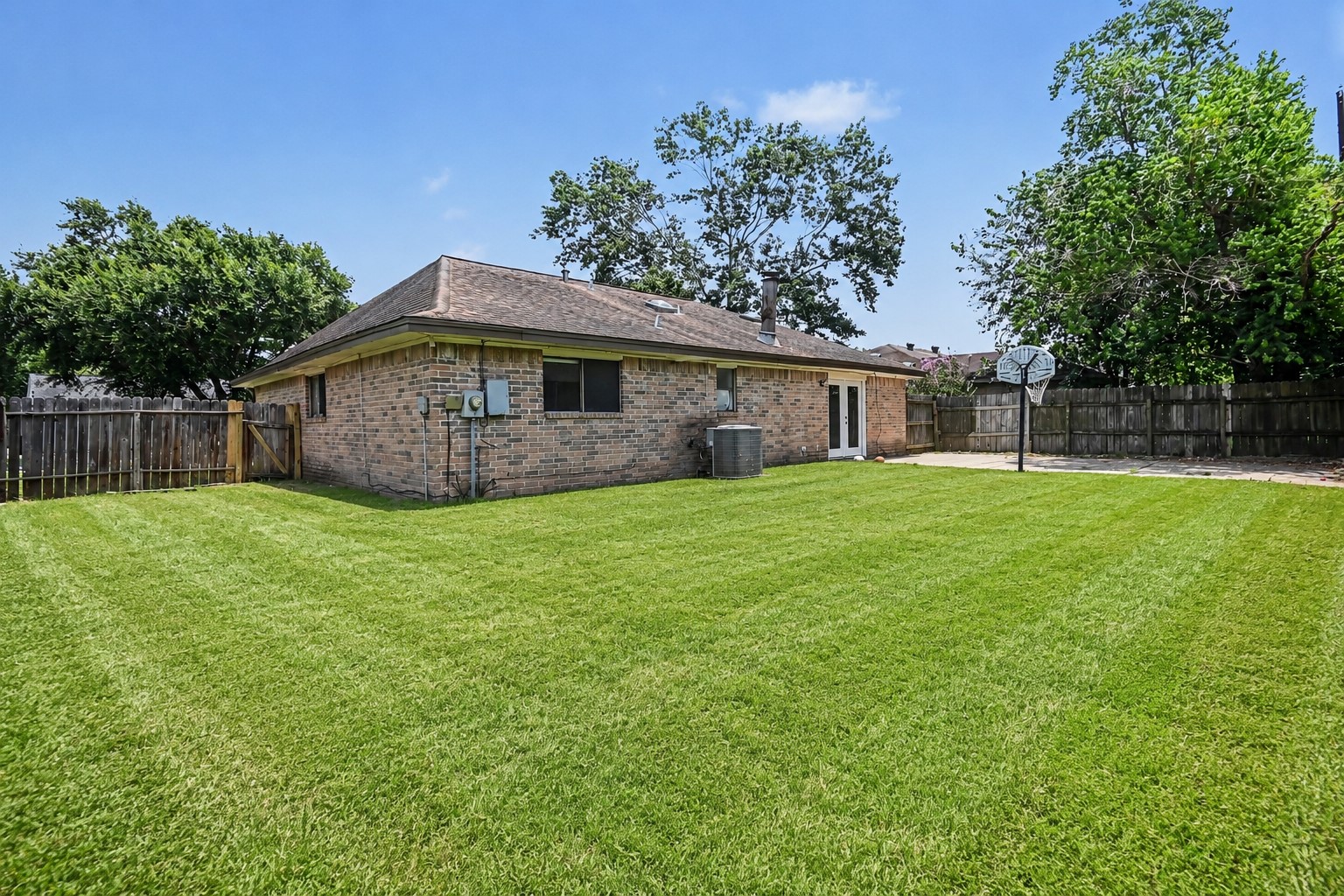 1915 Fernspray Lane Property Photo 24