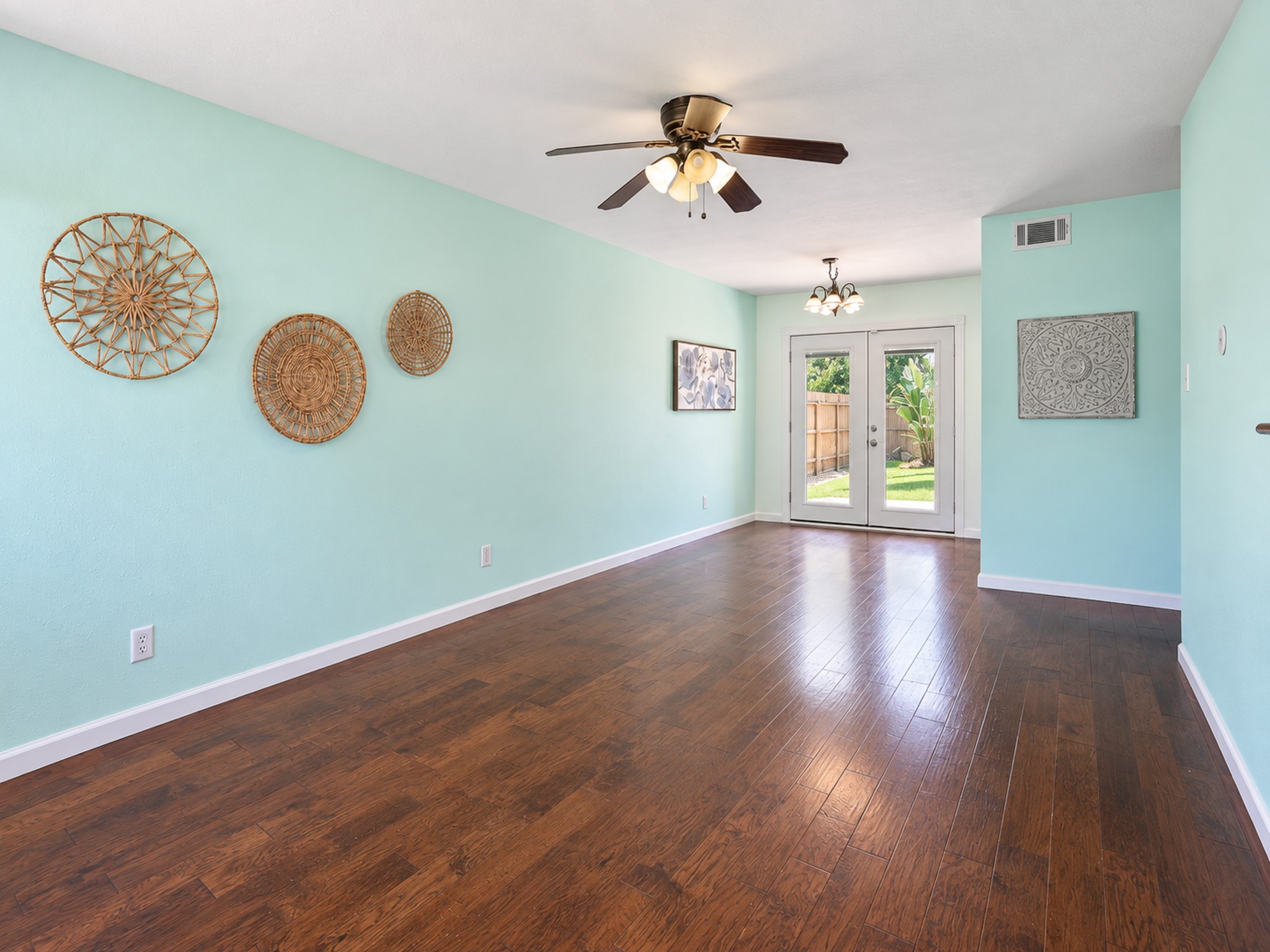 3107 Edgewood Drive Property Photo 3