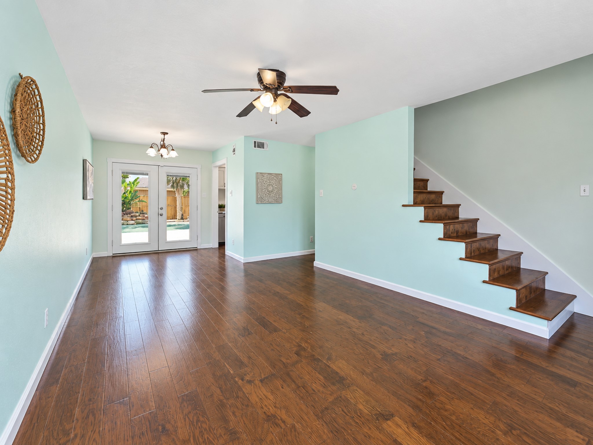 3107 Edgewood Drive Property Photo 5