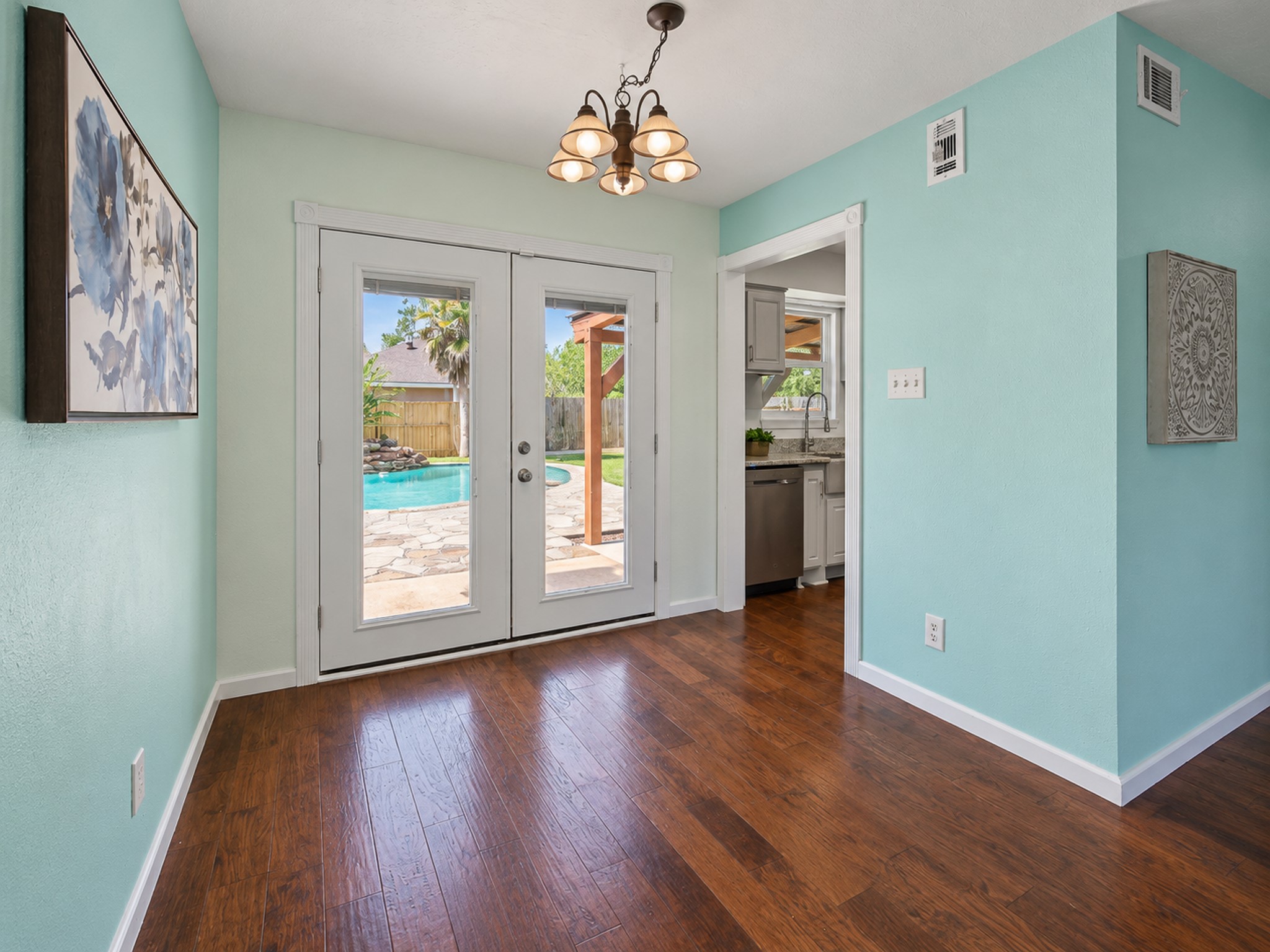3107 Edgewood Drive Property Photo 10