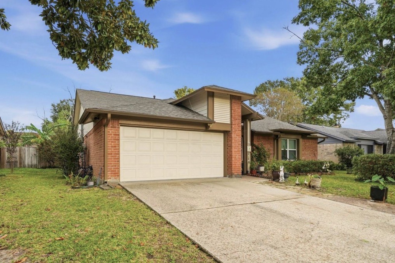 16210 N Cross Drive Property Photo 1