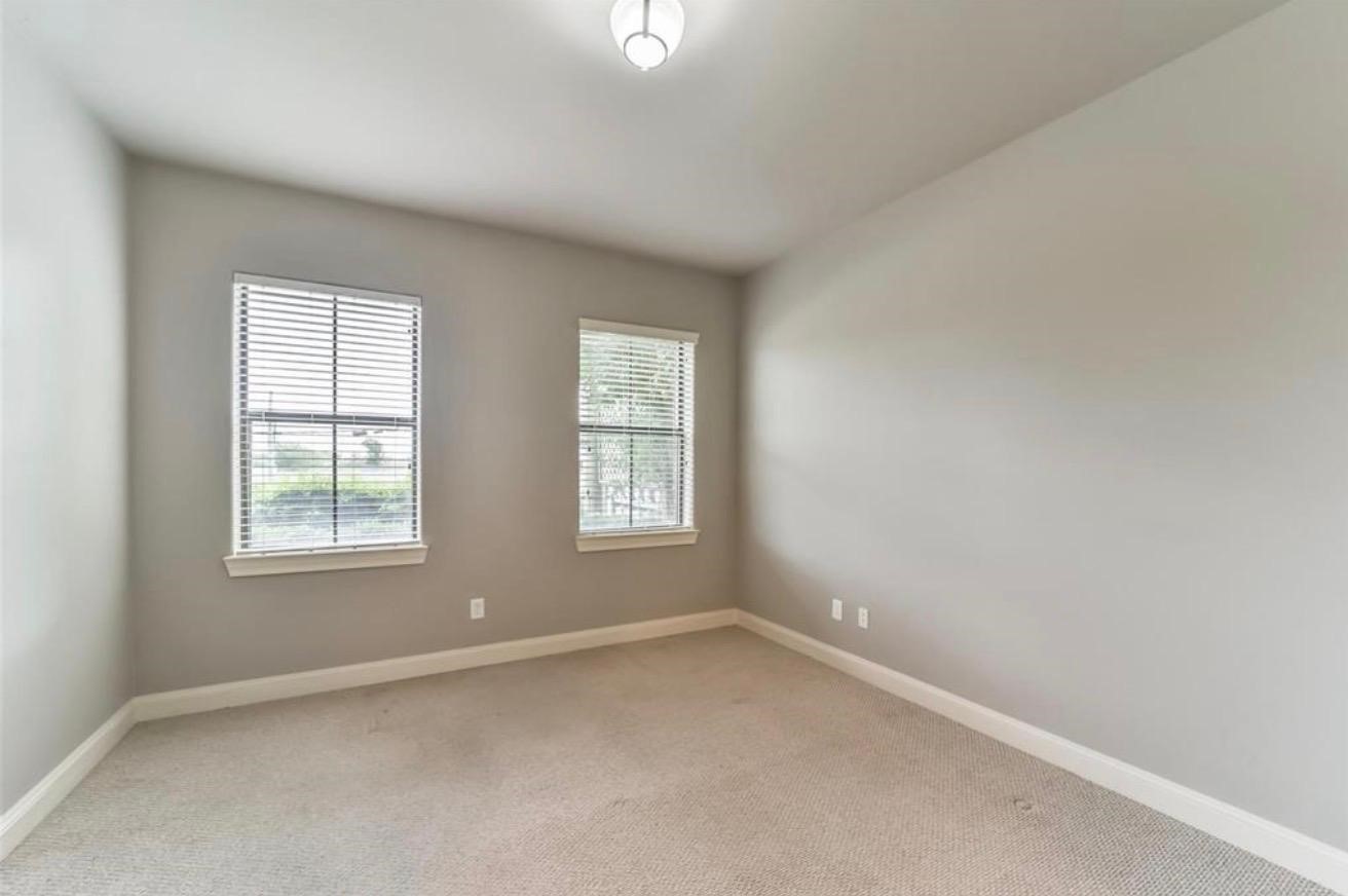 9642 Knight Road Property Photo 24