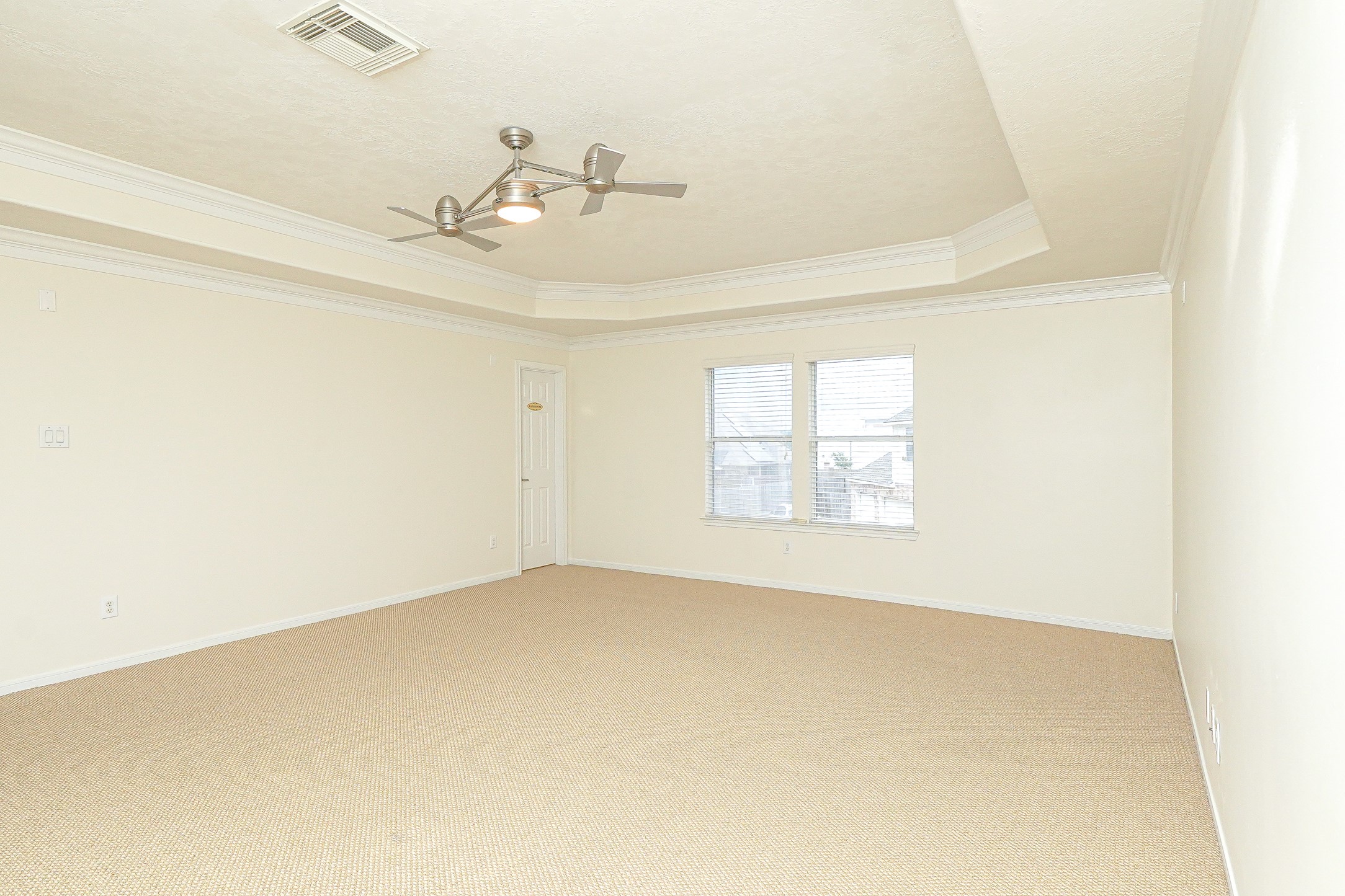 1904 Keswick Court Property Photo 29