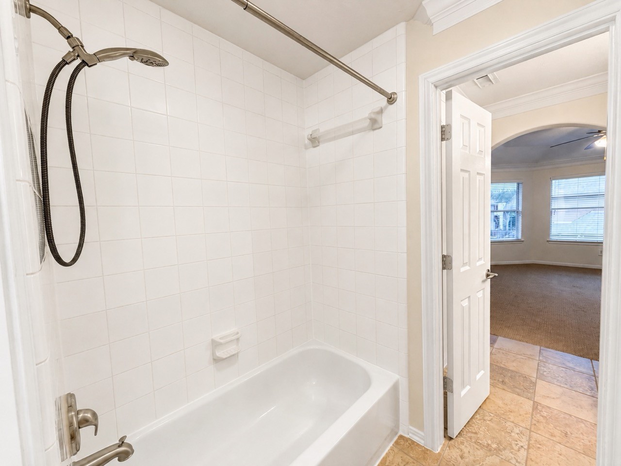 1904 Keswick Court Property Photo 32
