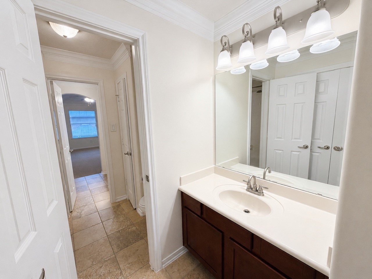 1904 Keswick Court Property Photo 33