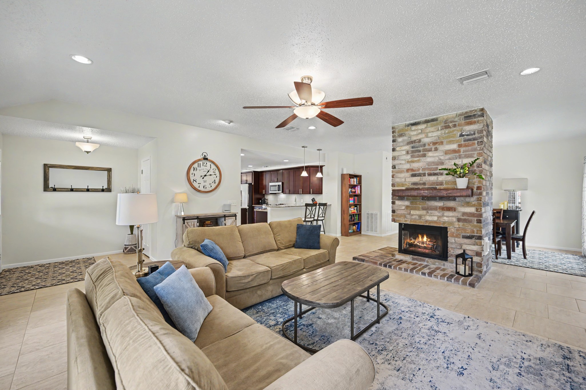 17019 Fordingbridge Drive Property Photo 7