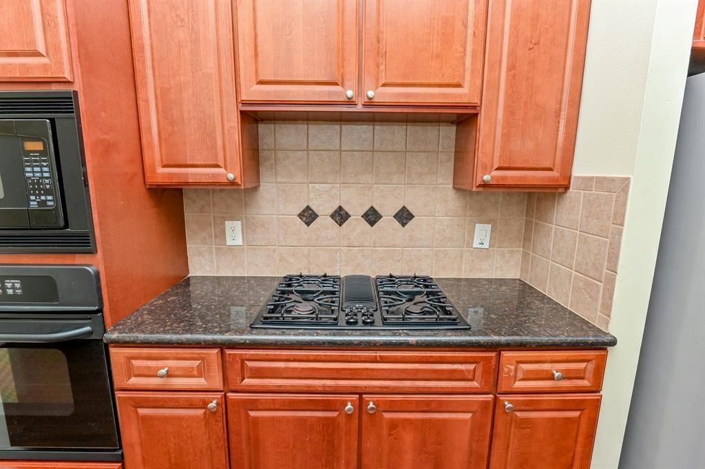 802 Garden Trace Lane Property Photo 6