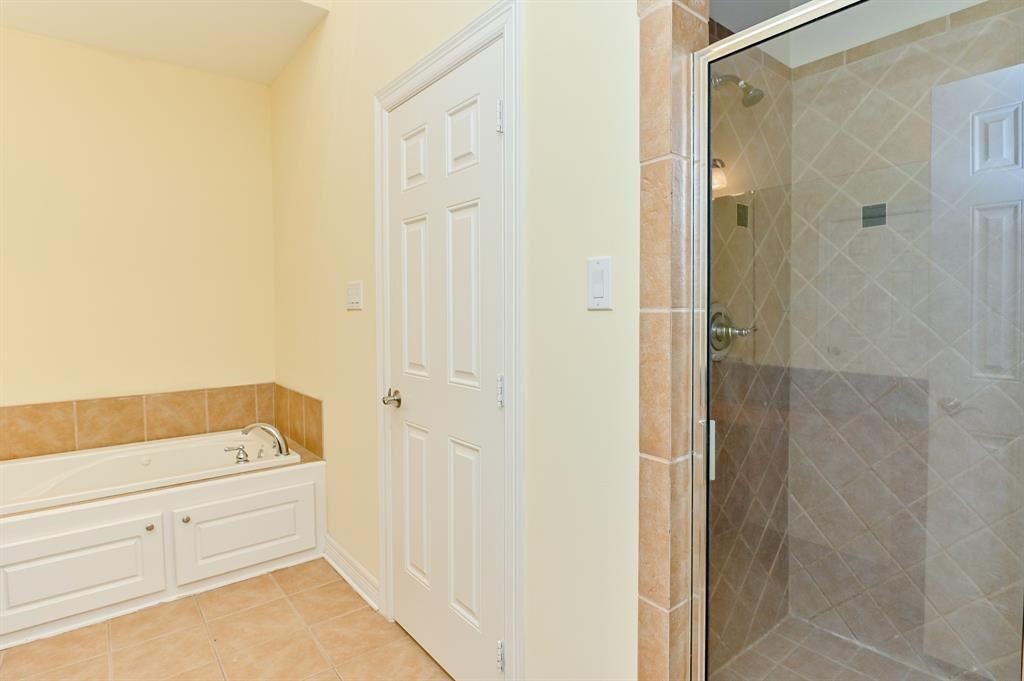 802 Garden Trace Lane Property Photo 16