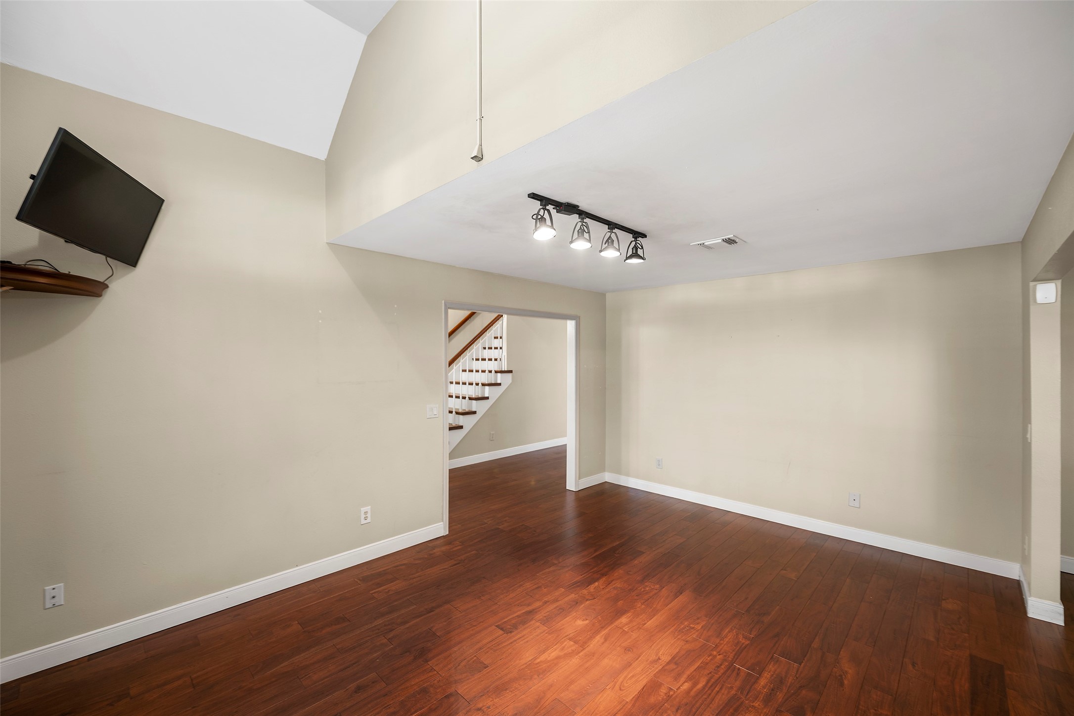 2631 Woodsboro Drive Property Photo 39