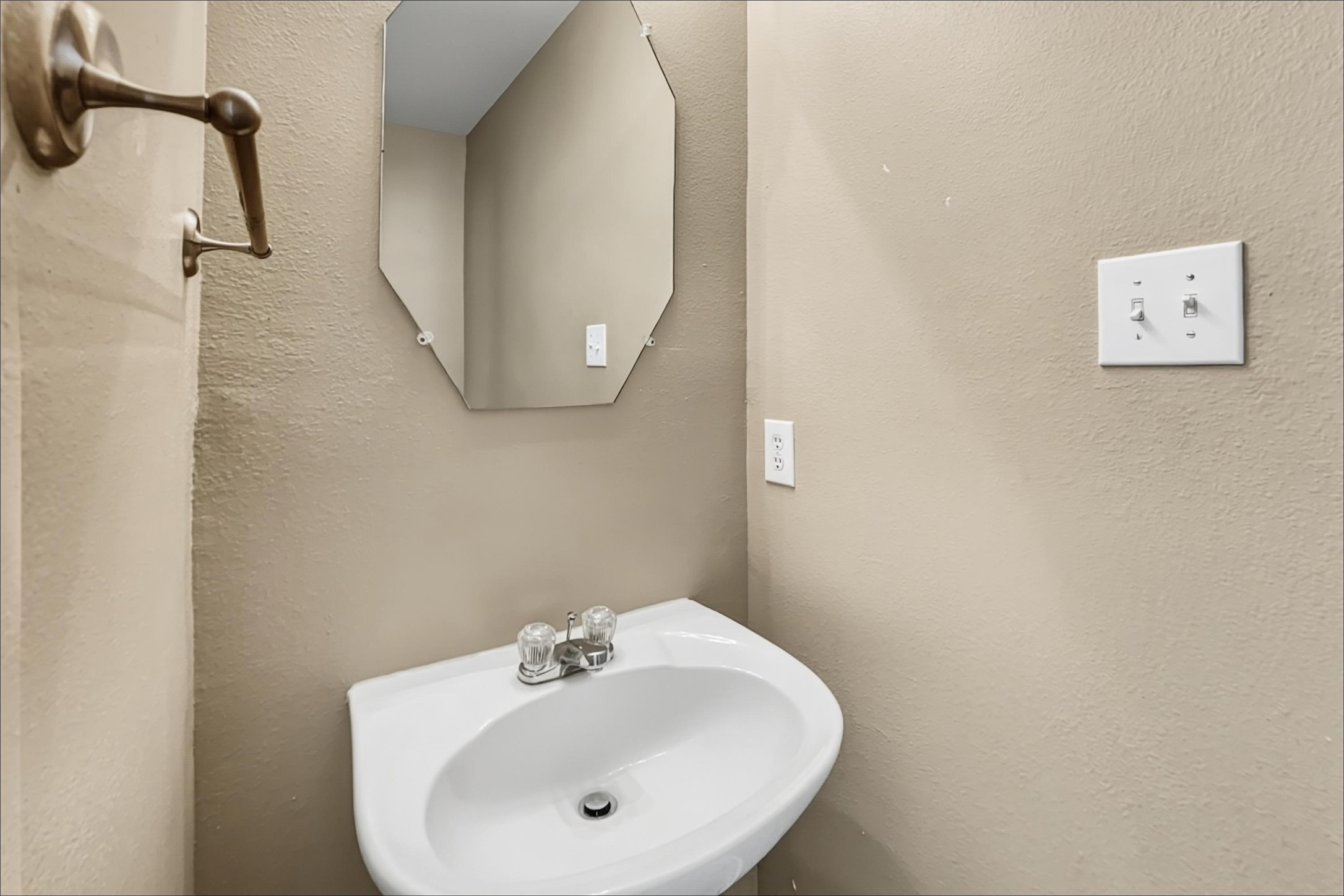 503 Pine Cluster Court Property Photo 6