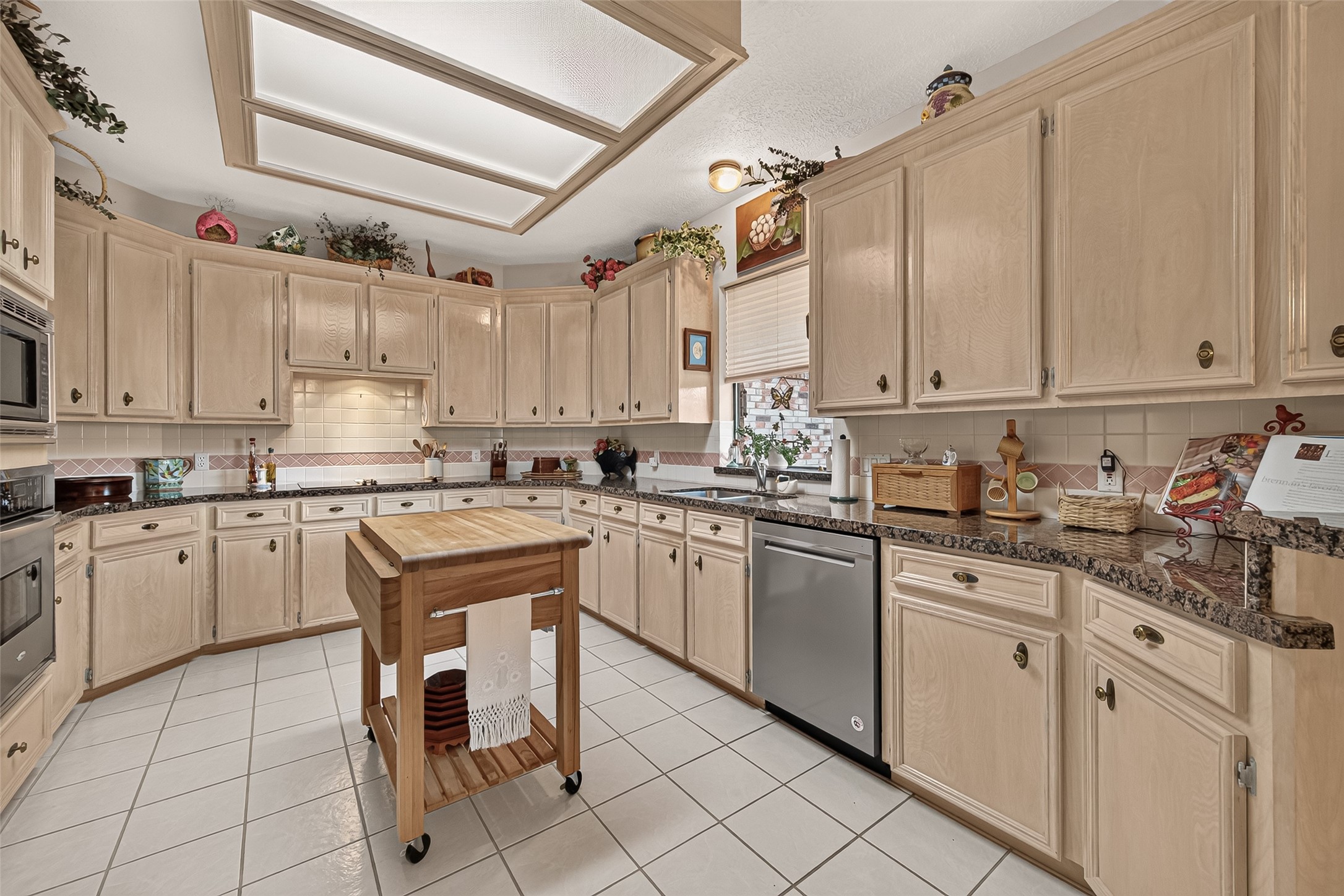 4607 Lake Village Drive Property Photo 14