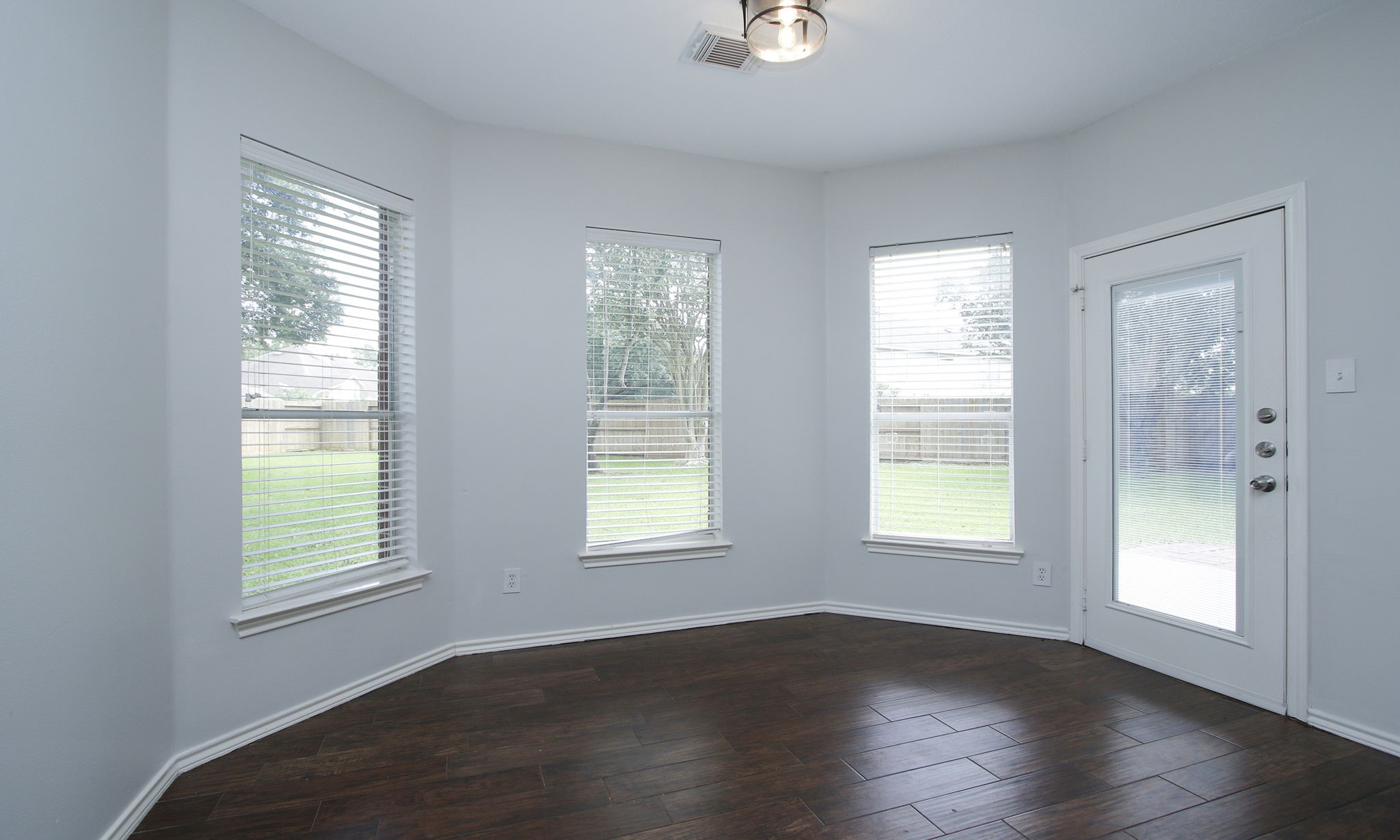 10314 Cliff Haven Court Property Photo 12
