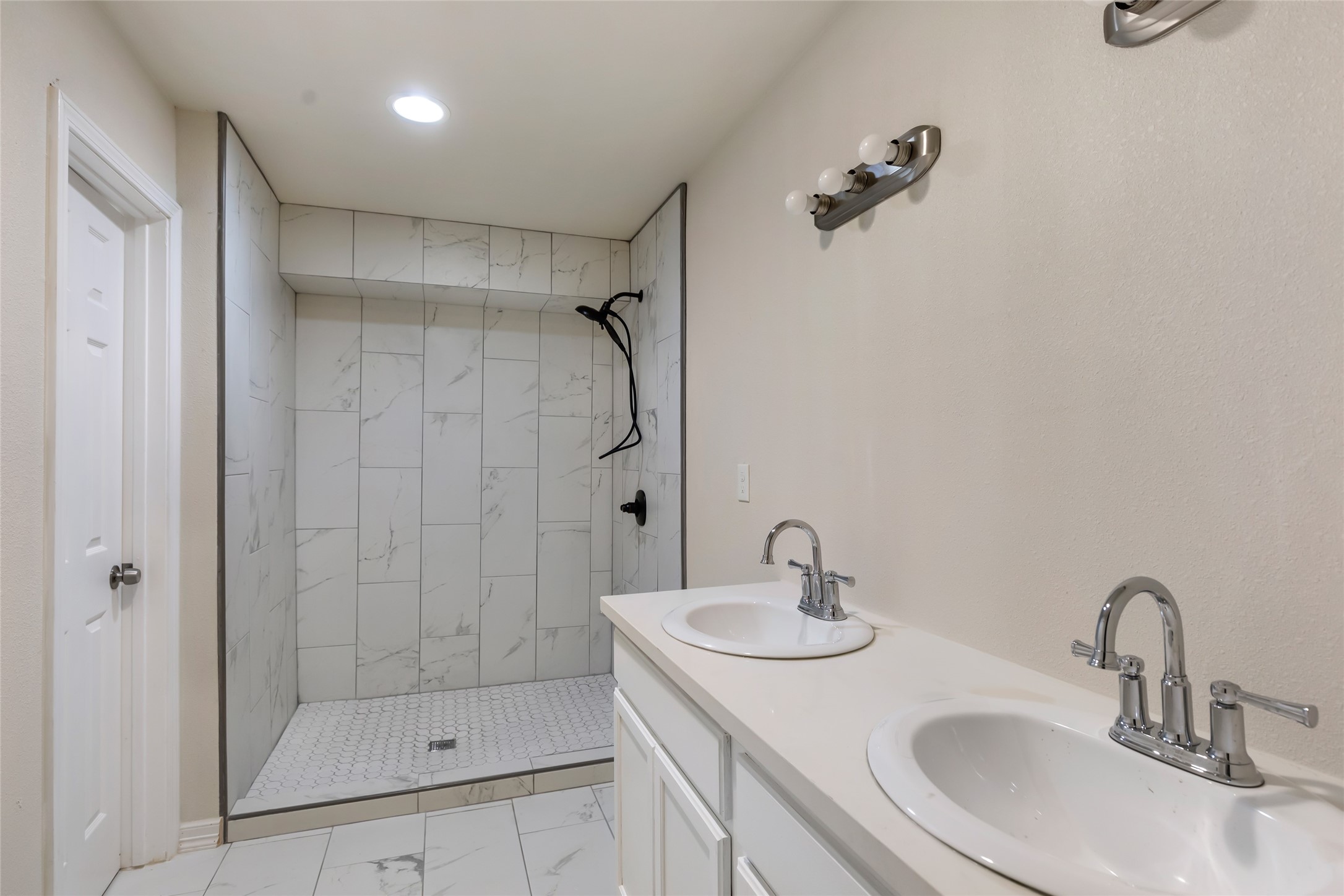 1158 Cottage Oak Lane Property Photo 12