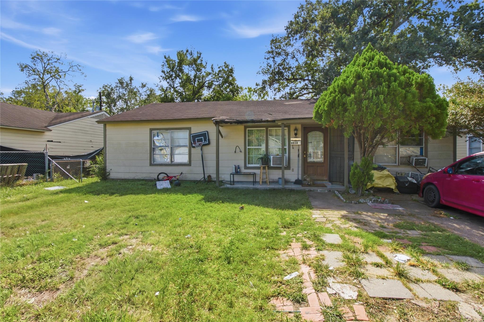 6038 Belmark Street, Houston TX 77033 Property Photo 1