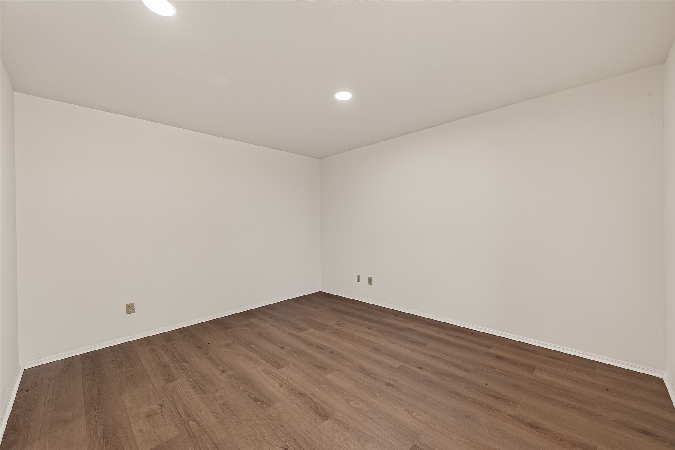 8807 Langdon Lane Property Photo 8