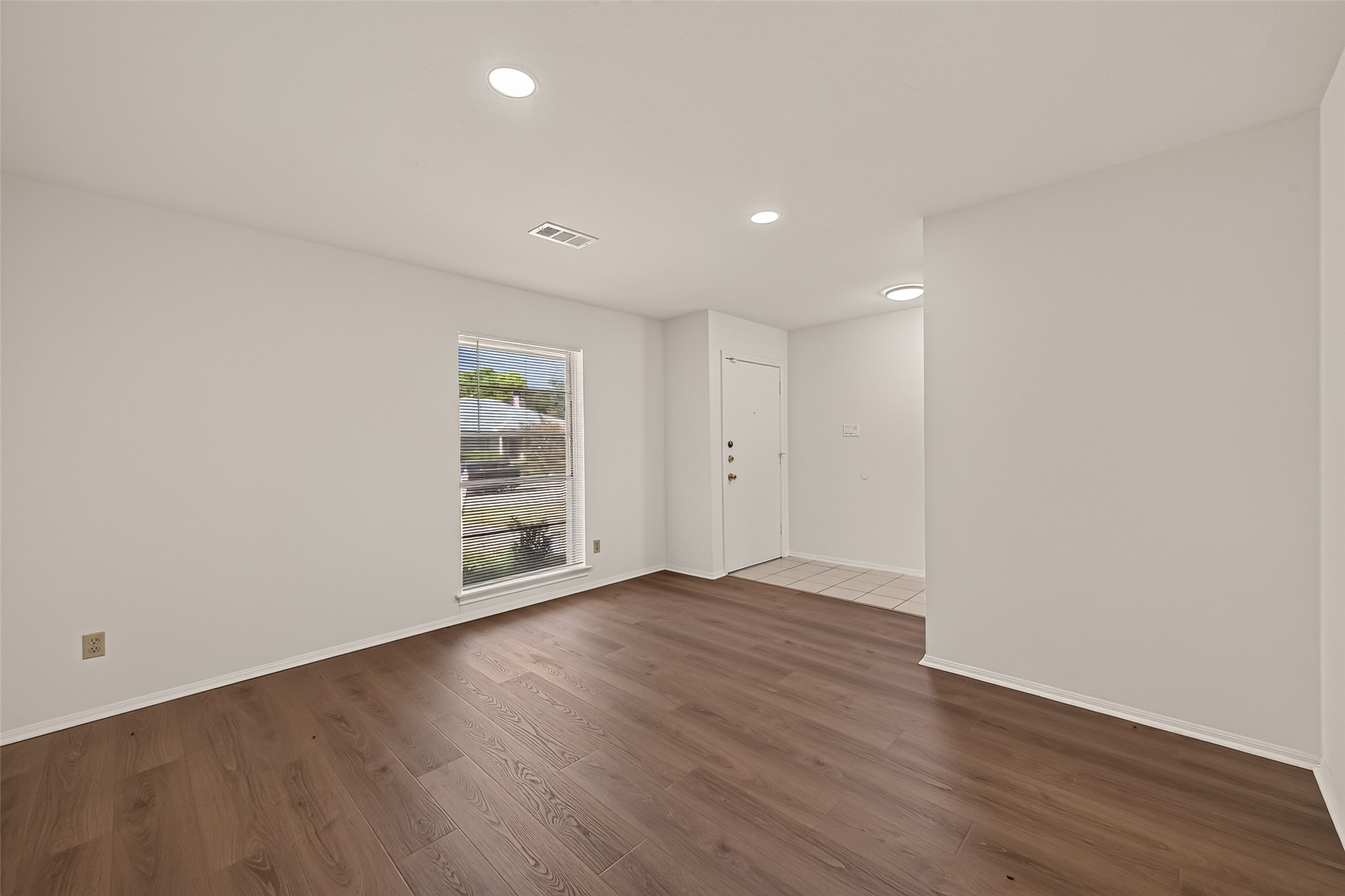 8807 Langdon Lane Property Photo 10