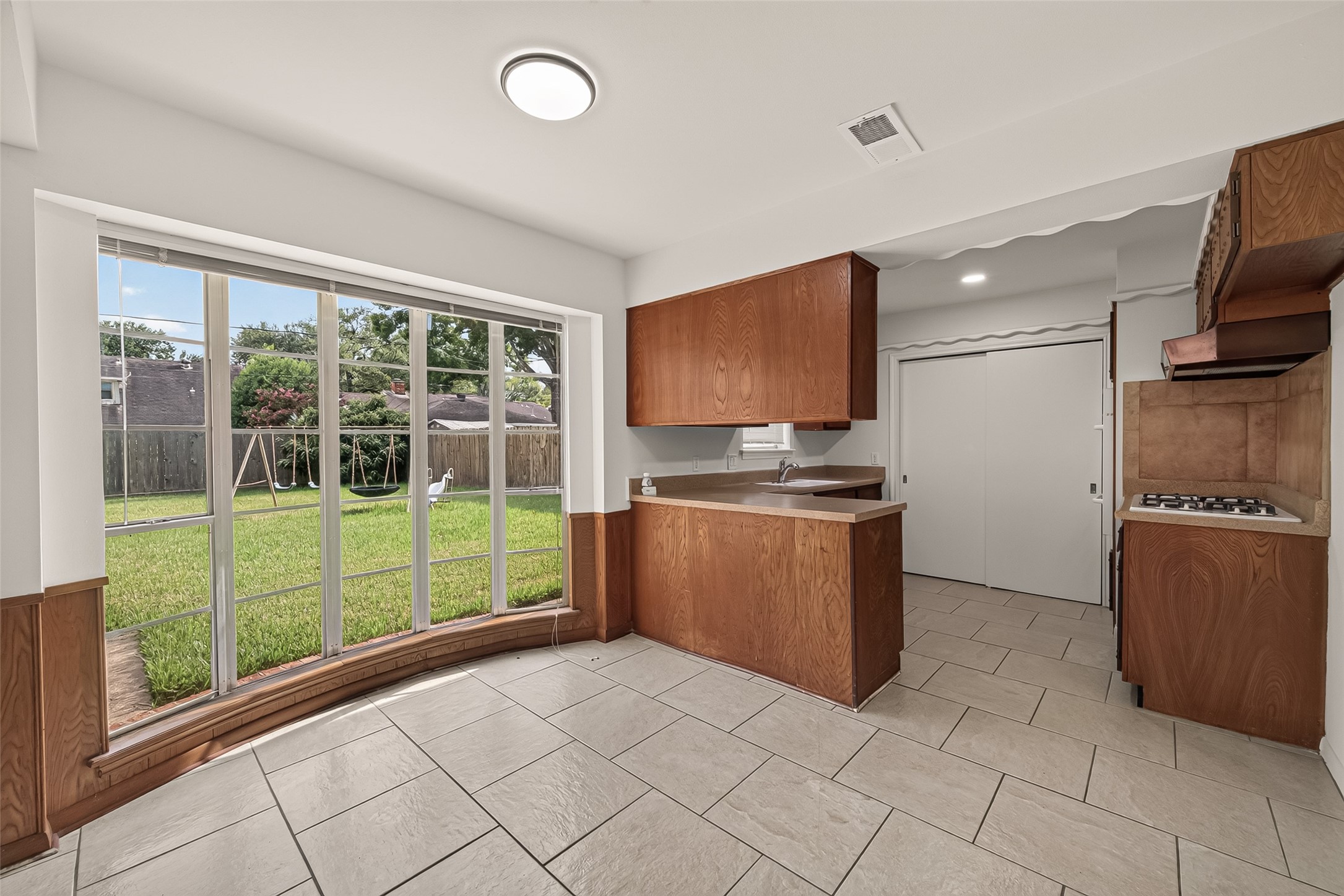 8807 Langdon Lane Property Photo 15