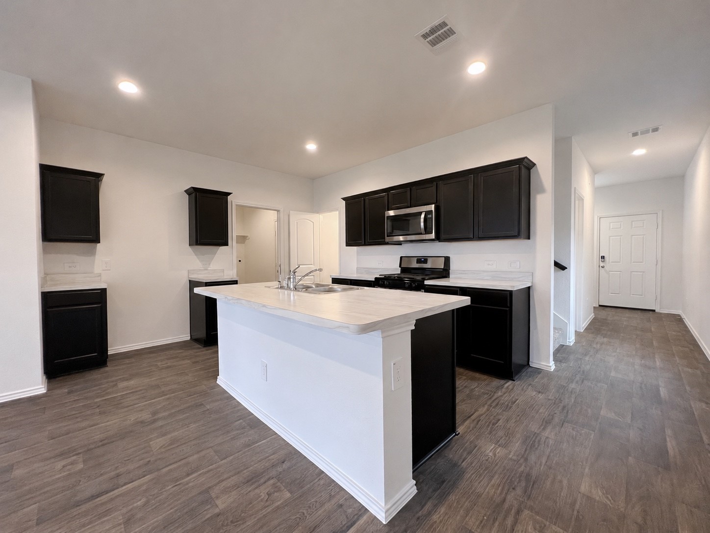 14918 Cypress Hollow Drive Property Photo 6
