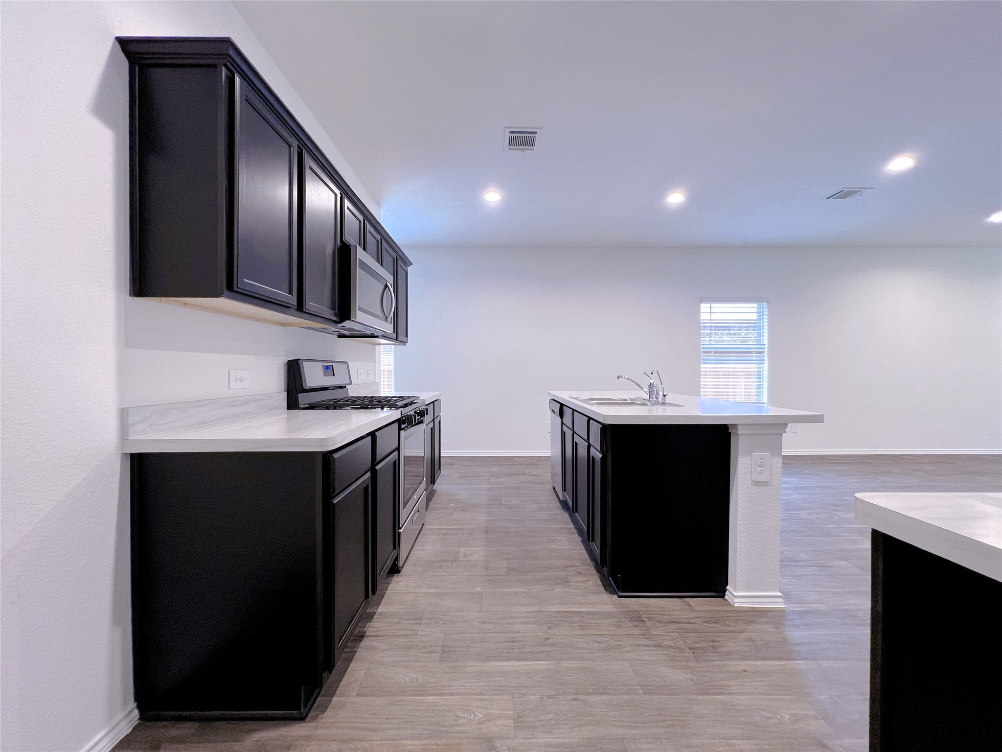14918 Cypress Hollow Drive Property Photo 9