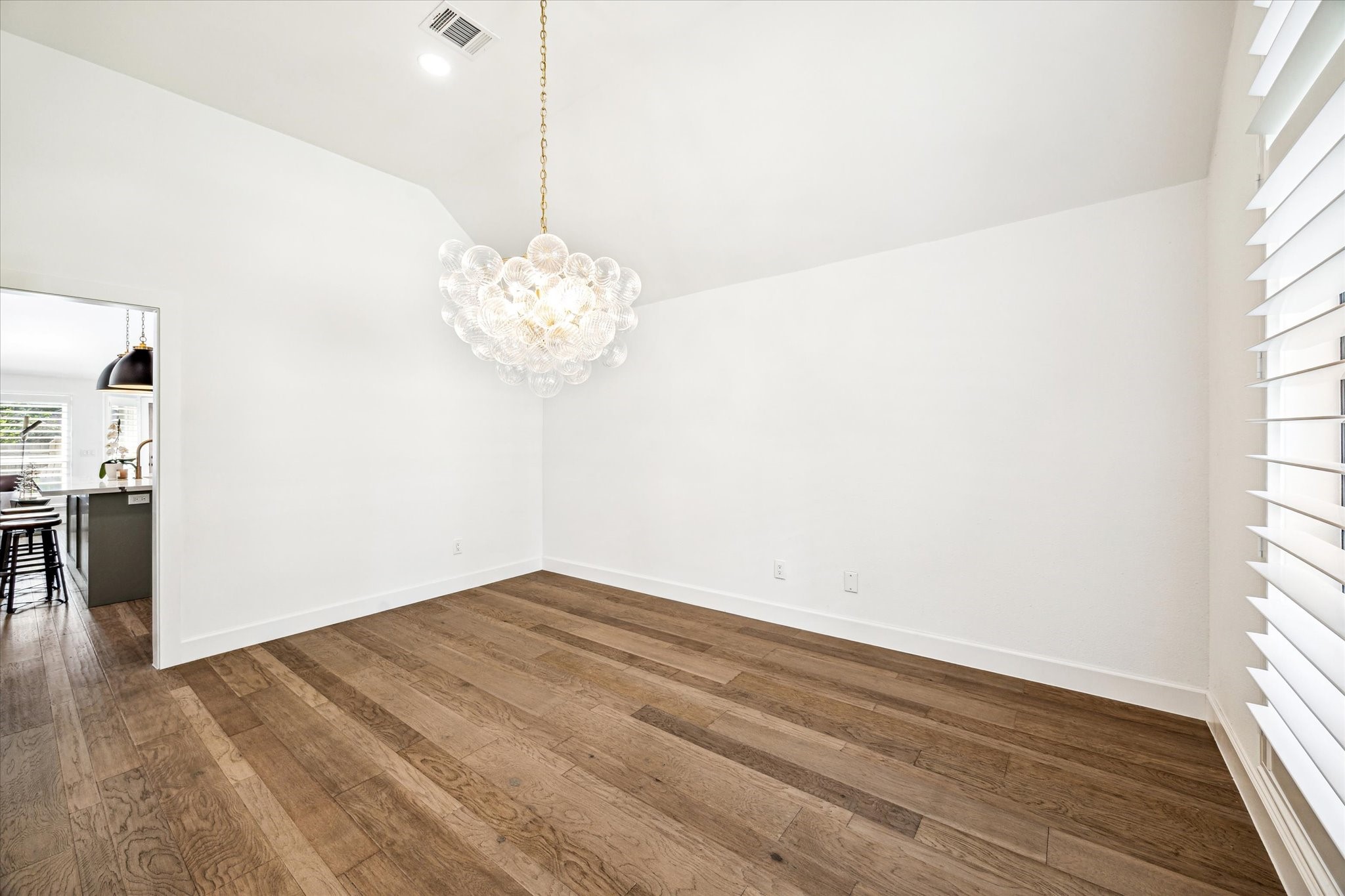 14 Lush Meadow Place Property Photo 5