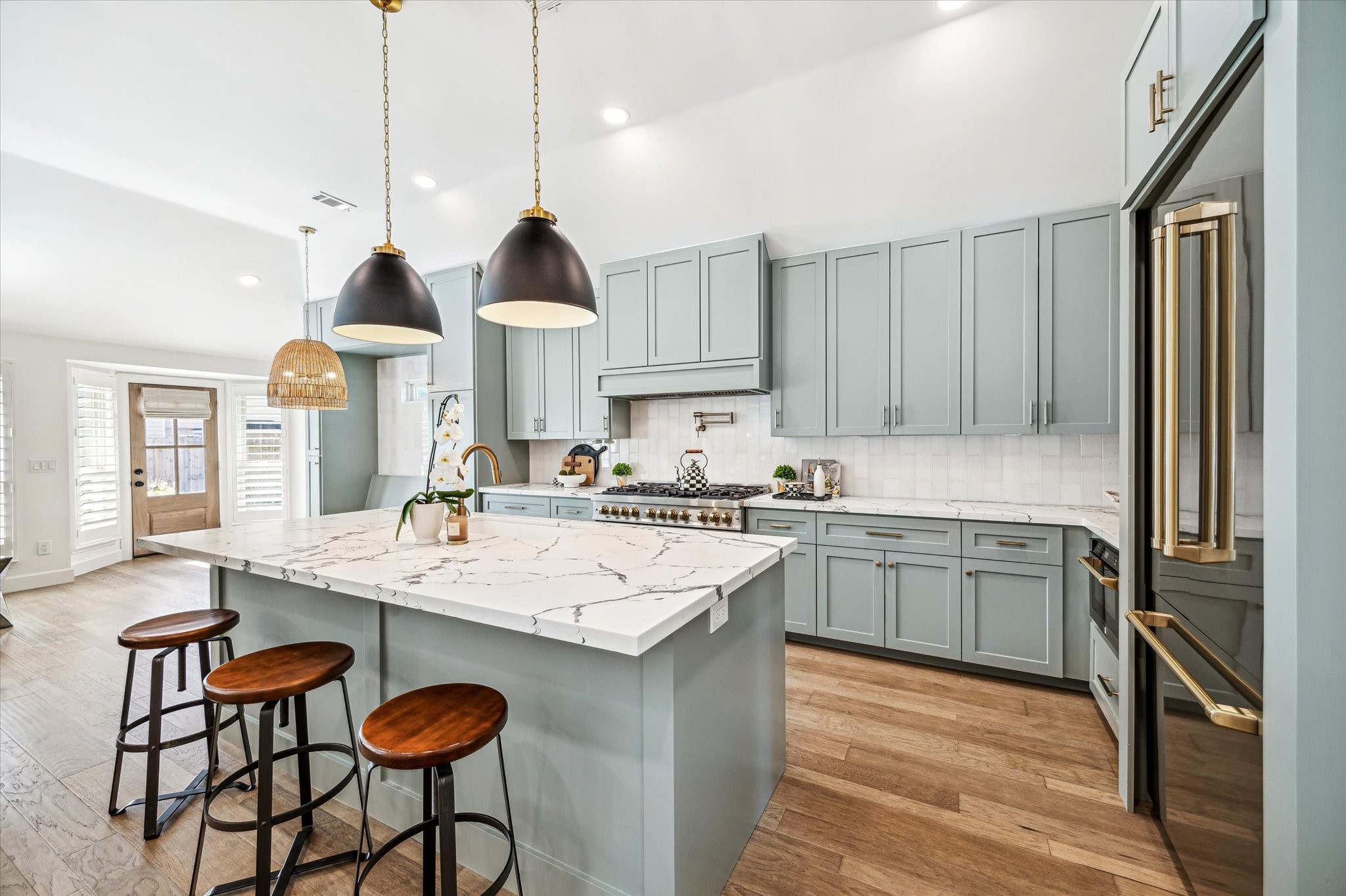 14 Lush Meadow Place Property Photo 7