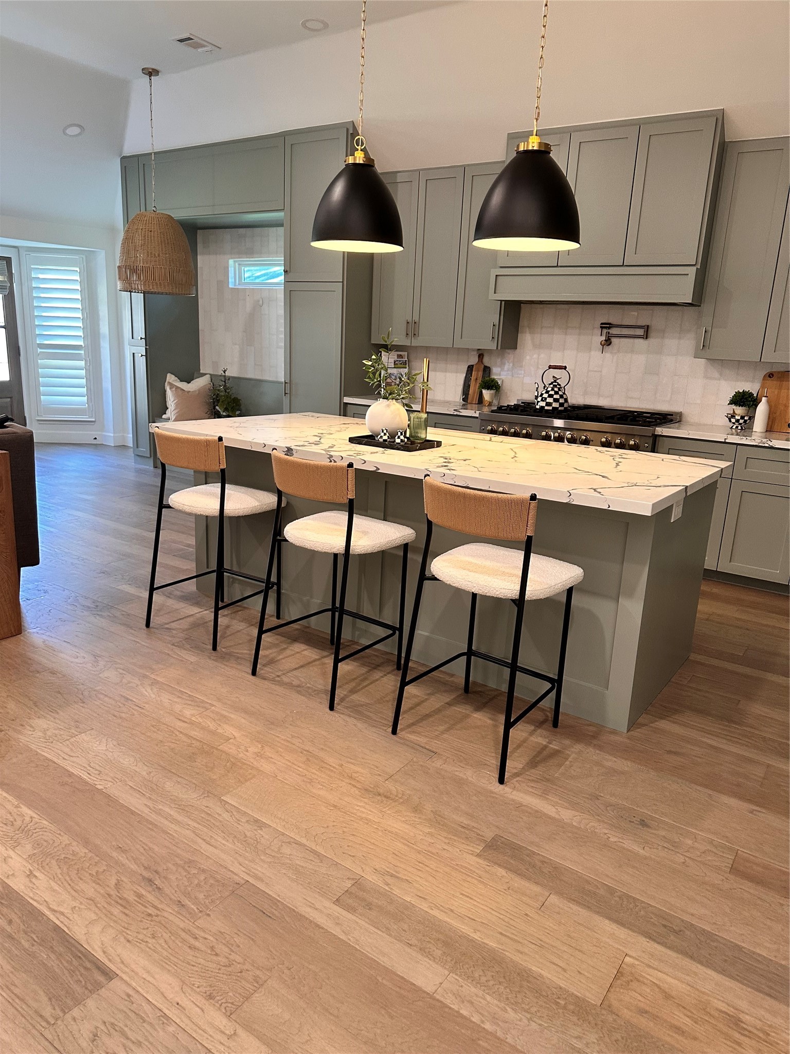 14 Lush Meadow Place Property Photo 8
