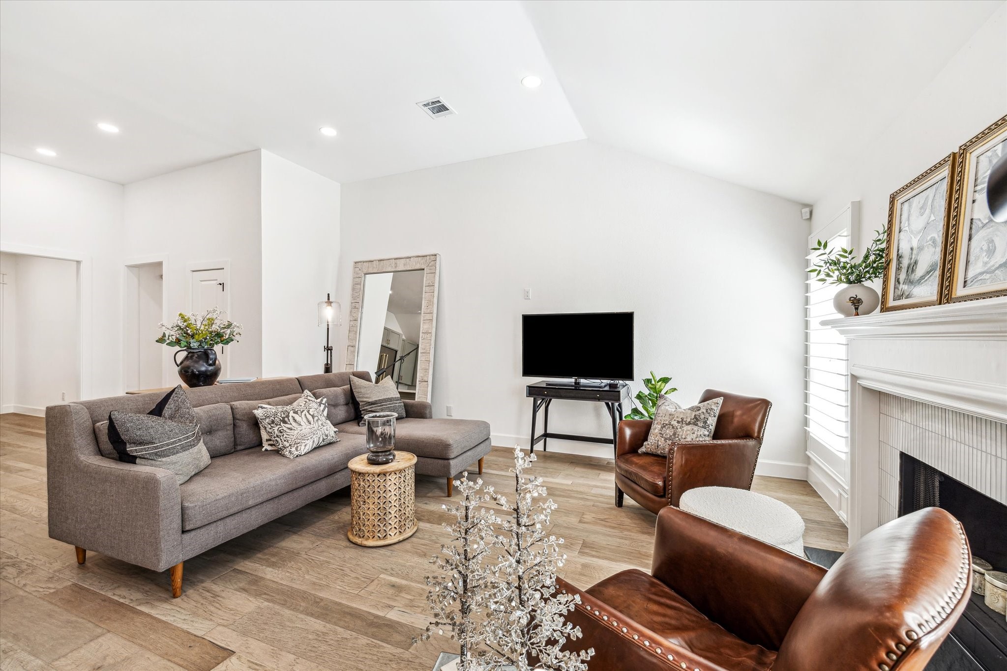 14 Lush Meadow Place Property Photo 18