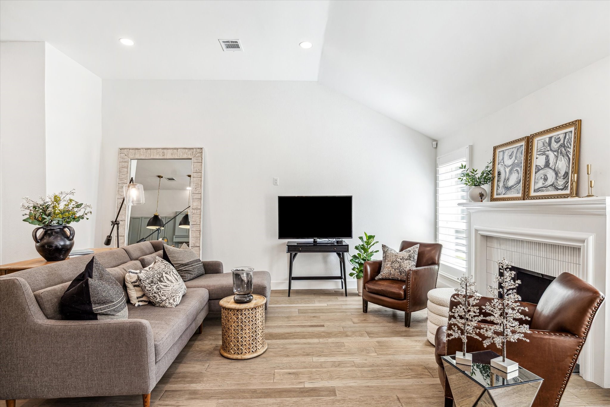14 Lush Meadow Place Property Photo 19