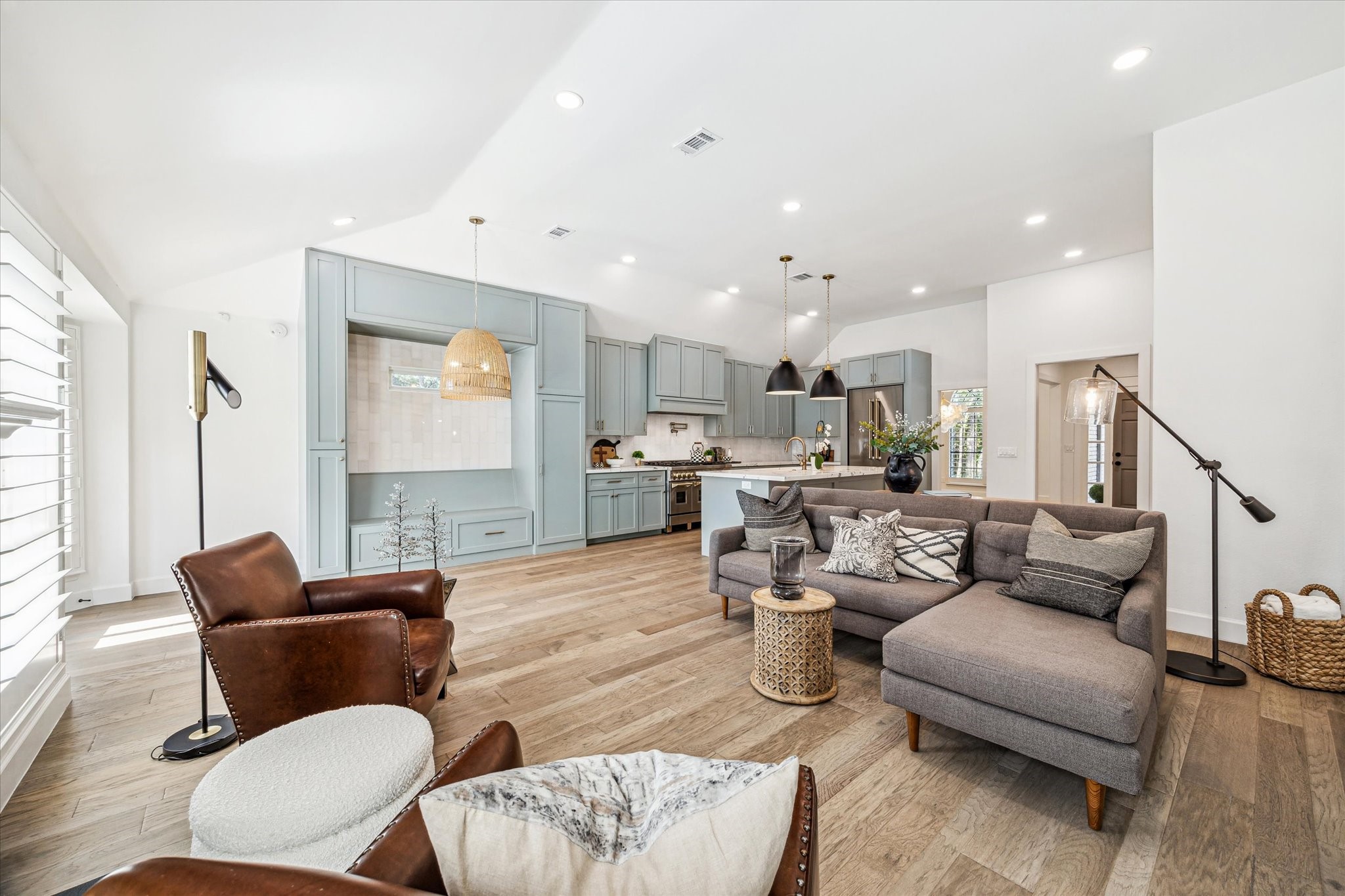 14 Lush Meadow Place Property Photo 20