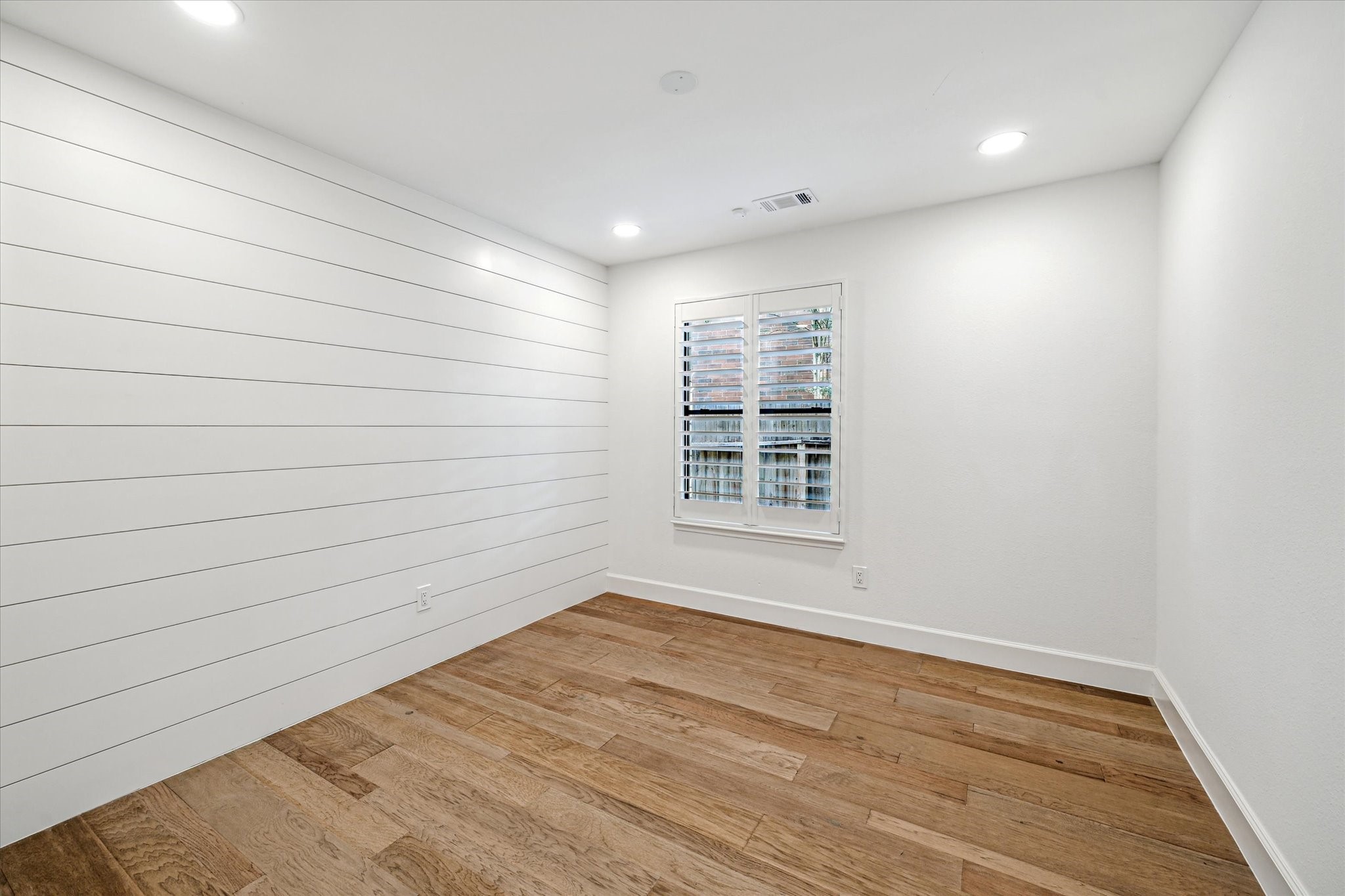 14 Lush Meadow Place Property Photo 28