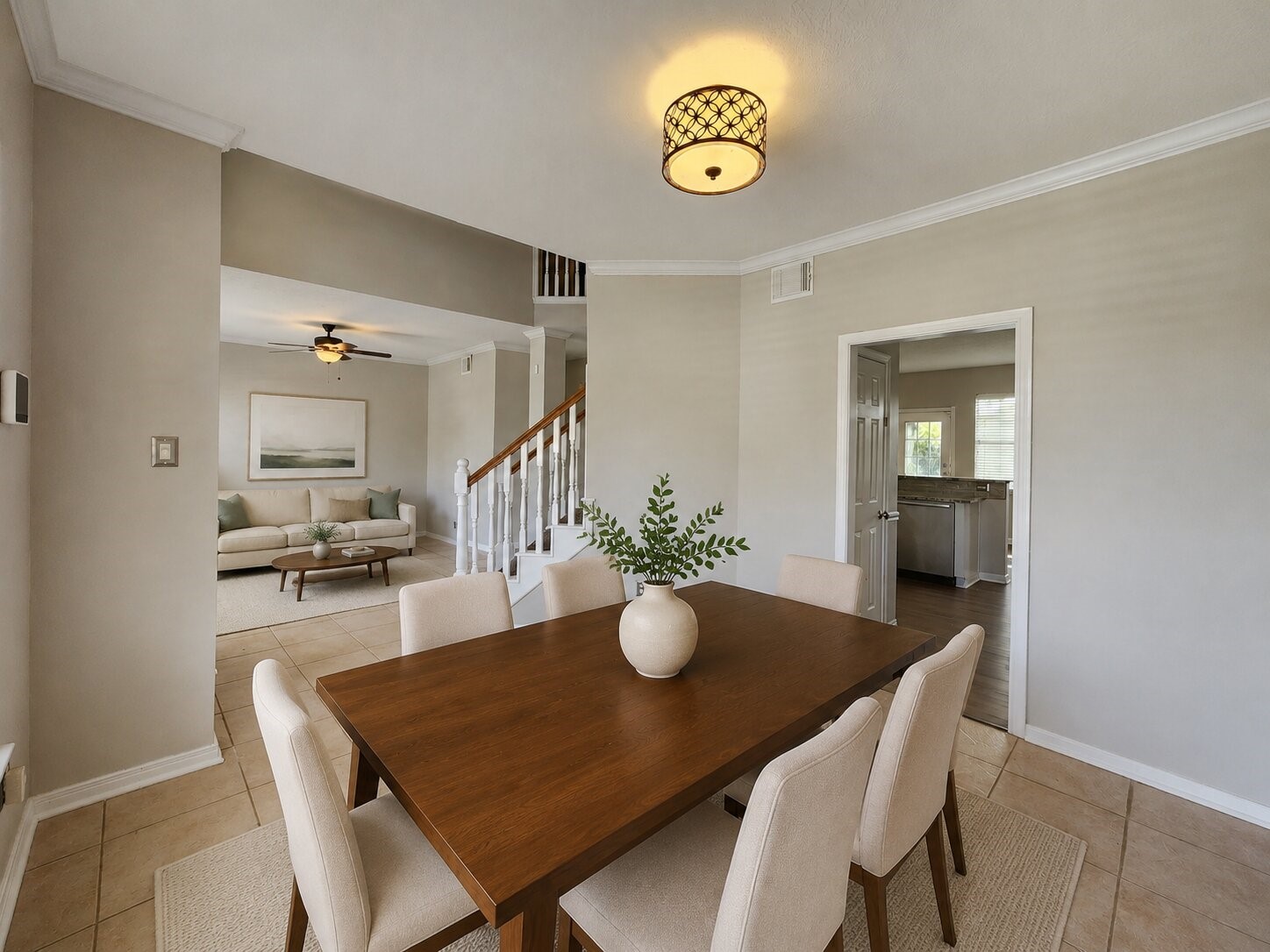 2412 N Mission Circle Property Photo 6