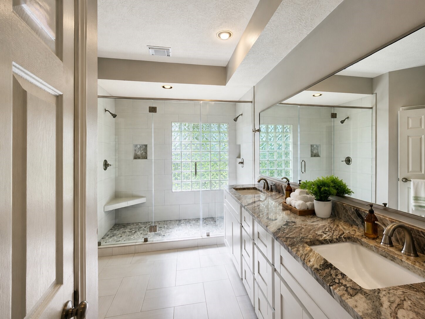 2412 N Mission Circle Property Photo 26
