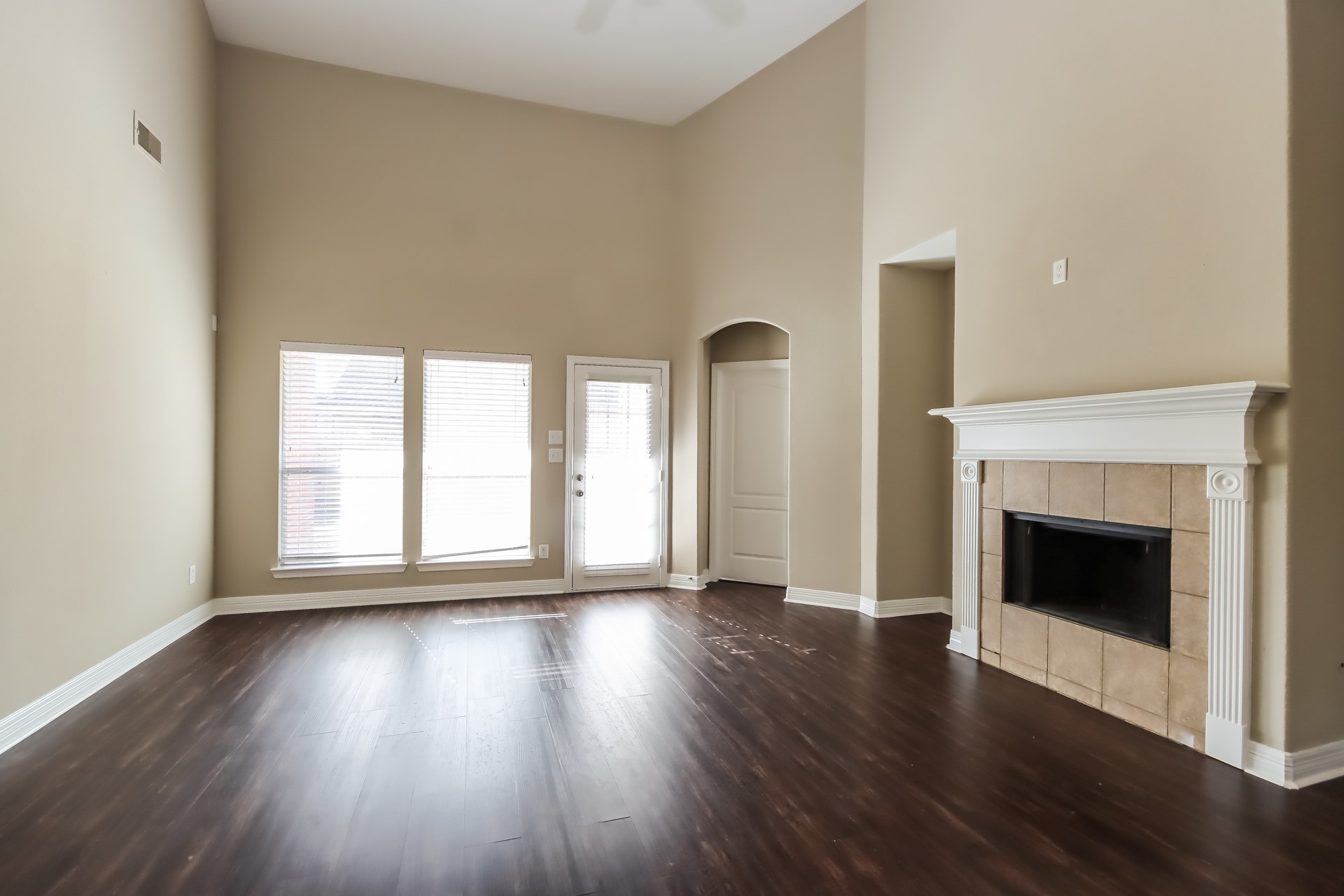 21630 Hansom Drive Property Photo 4