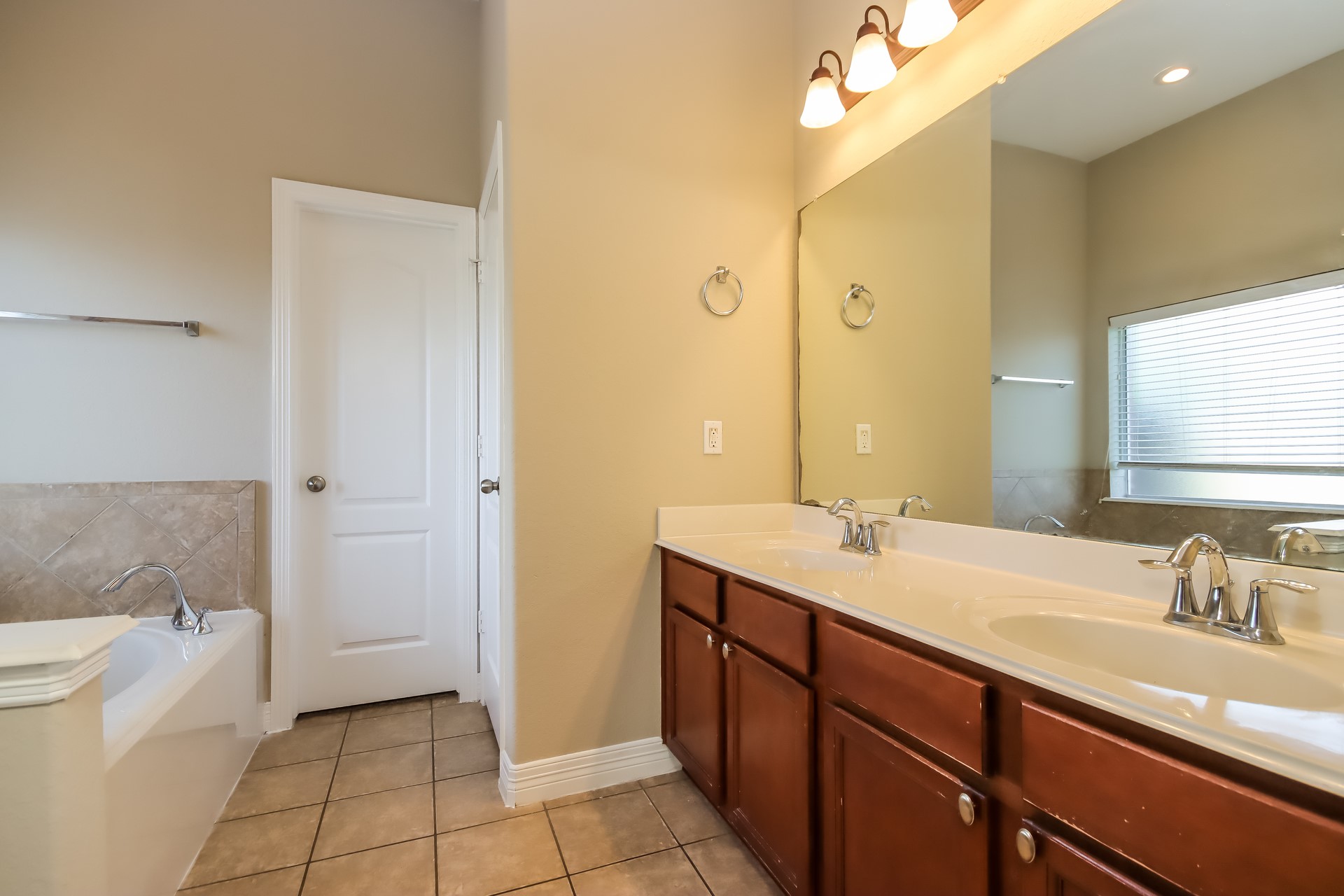 21630 Hansom Drive Property Photo 12
