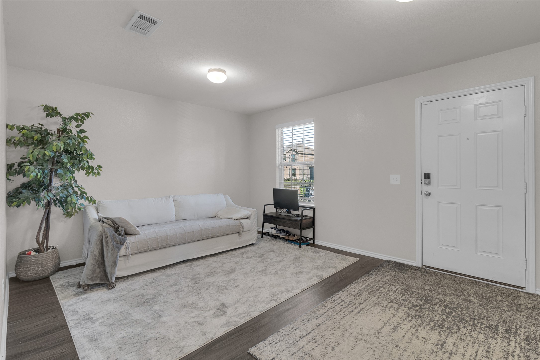 1719 Avocet Way Property Photo 3